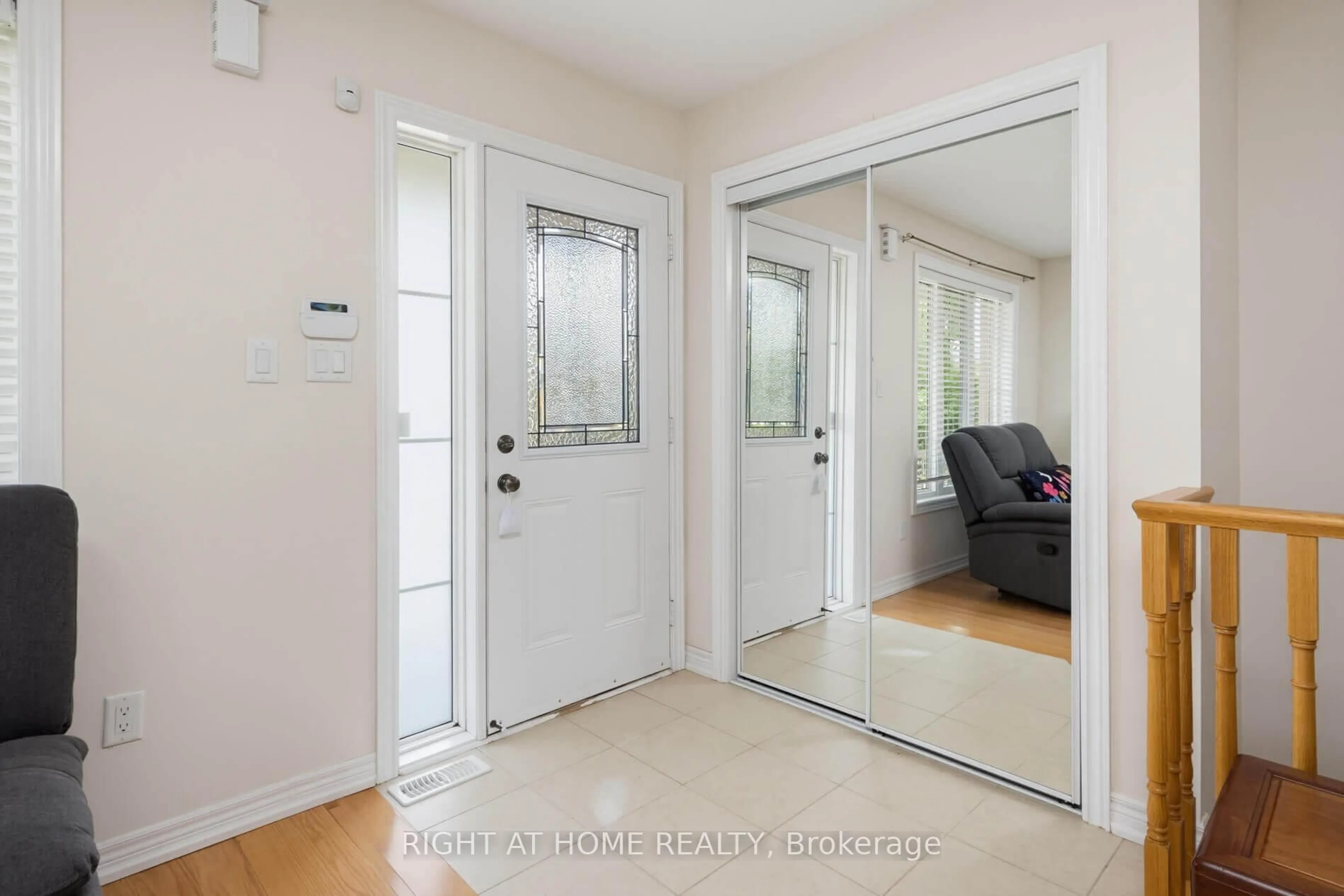 Indoor entryway for 39 Lacorra Way, Brampton Ontario L6R 3P2