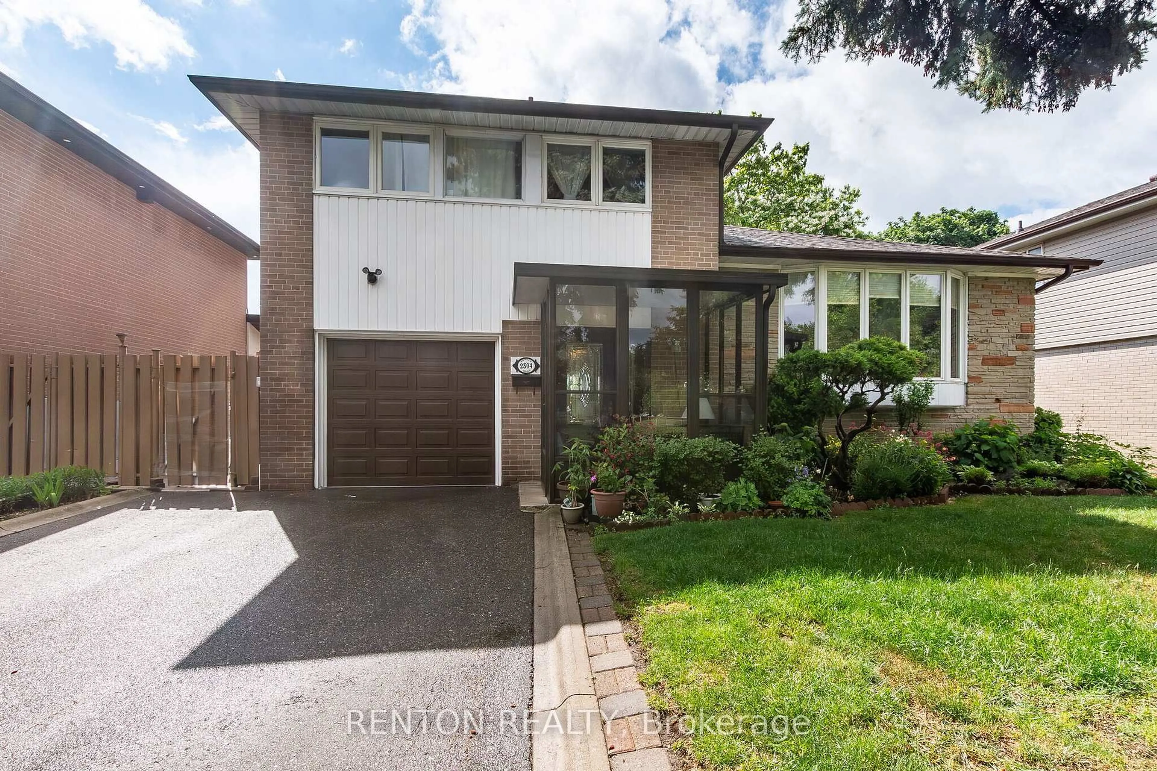 Home with brick exterior material, street for 2304 Bonner Rd, Mississauga Ontario L5J 2C6