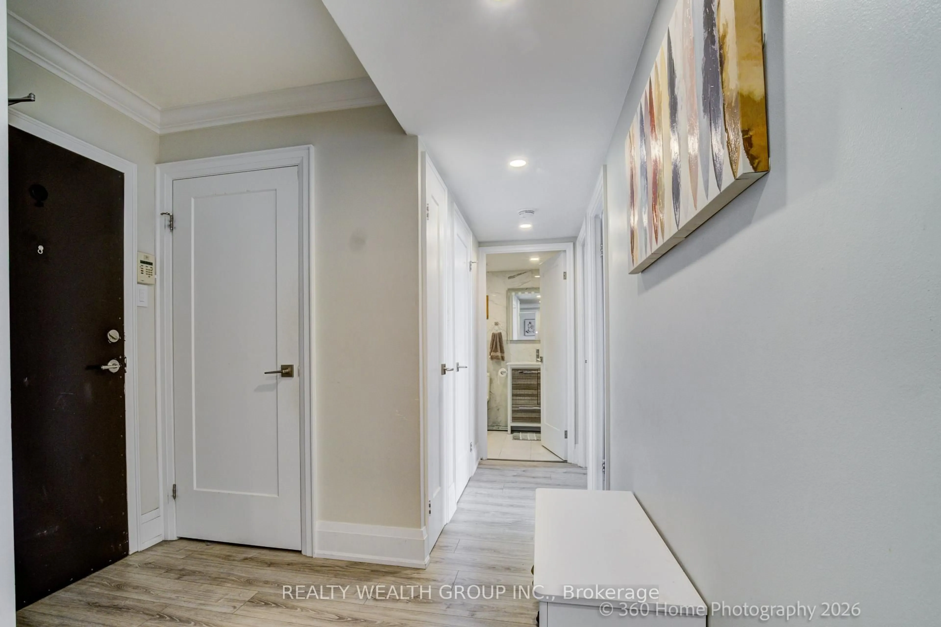 Indoor entryway for 1333 Bloor St St #619, Mississauga Ontario L4Y 3T6