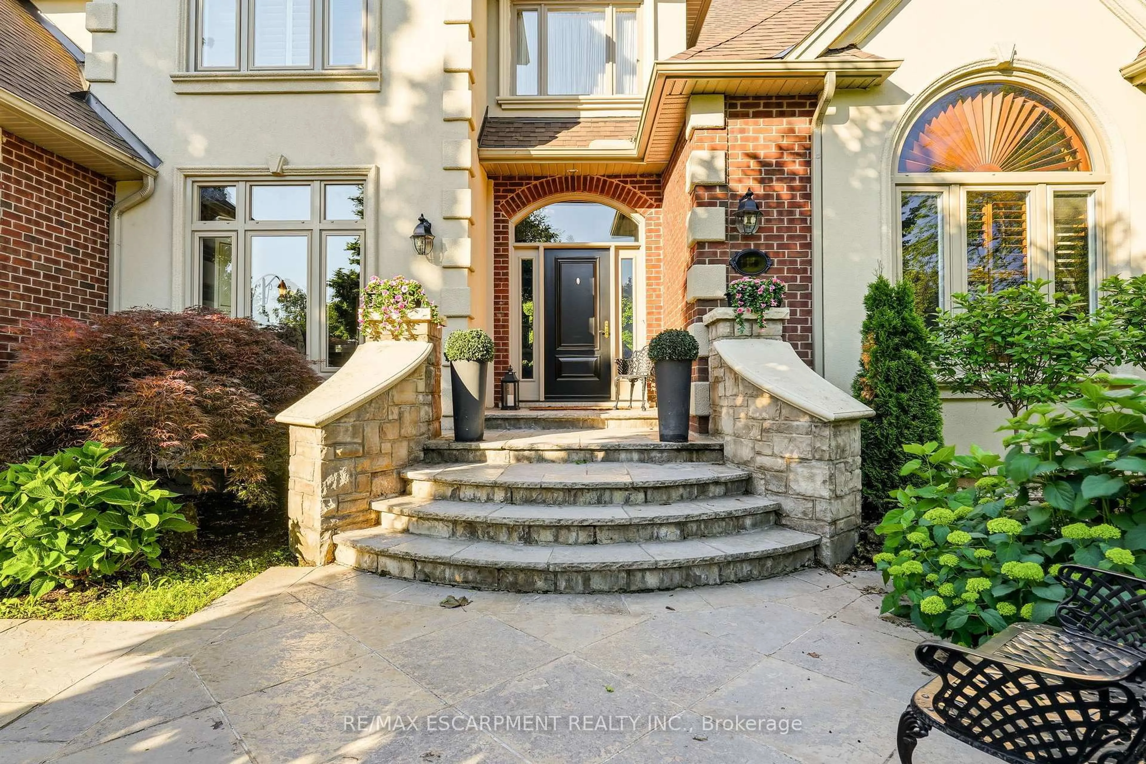 Unknown for 1111 Crofton Way, Burlington Ontario L7P 4X1
