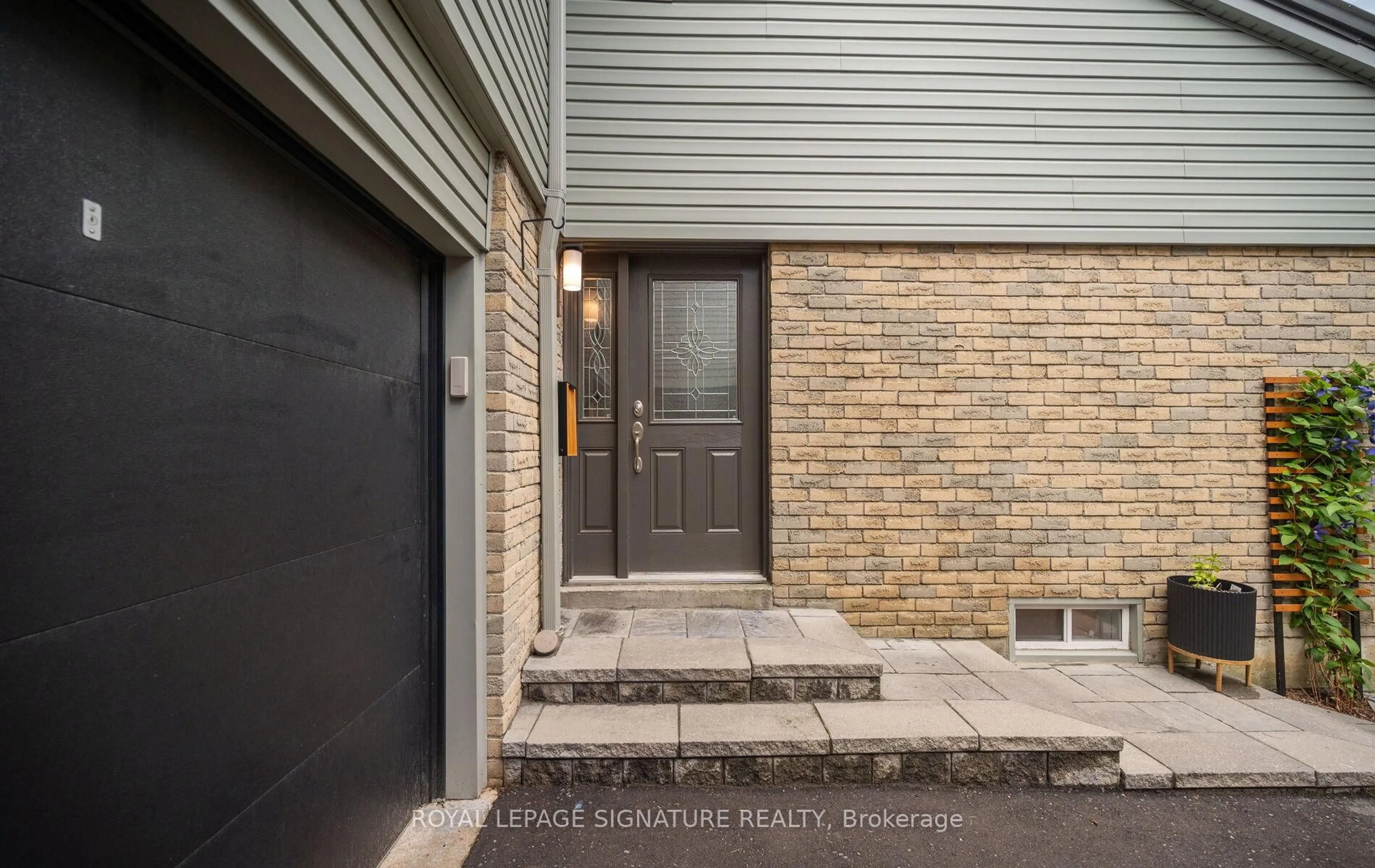 Unknown for 43 Hellensfield Cres, Toronto Ontario M9C 5E5