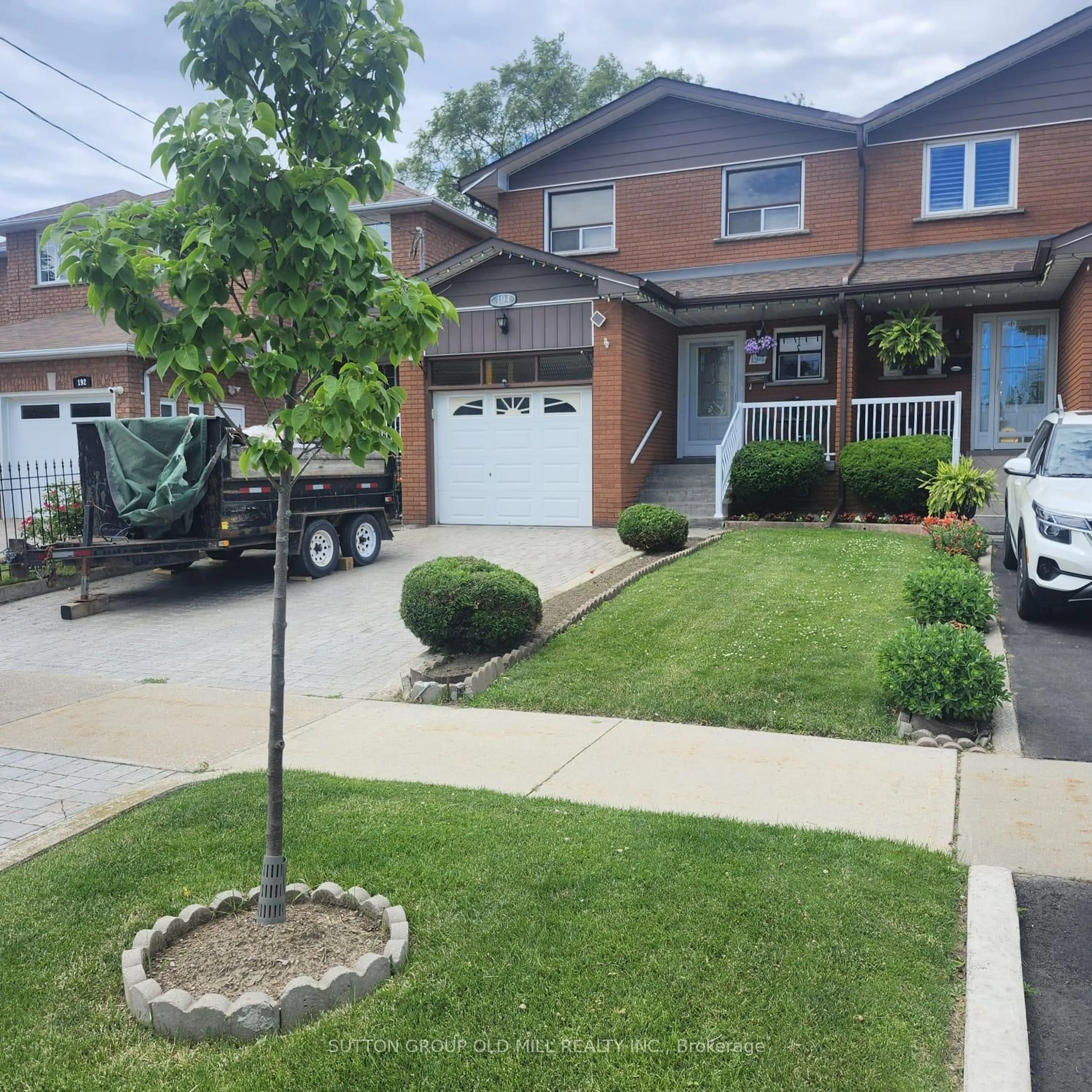 Home with brick exterior material, street for 194 Beta St, Toronto Ontario M8W 4H6