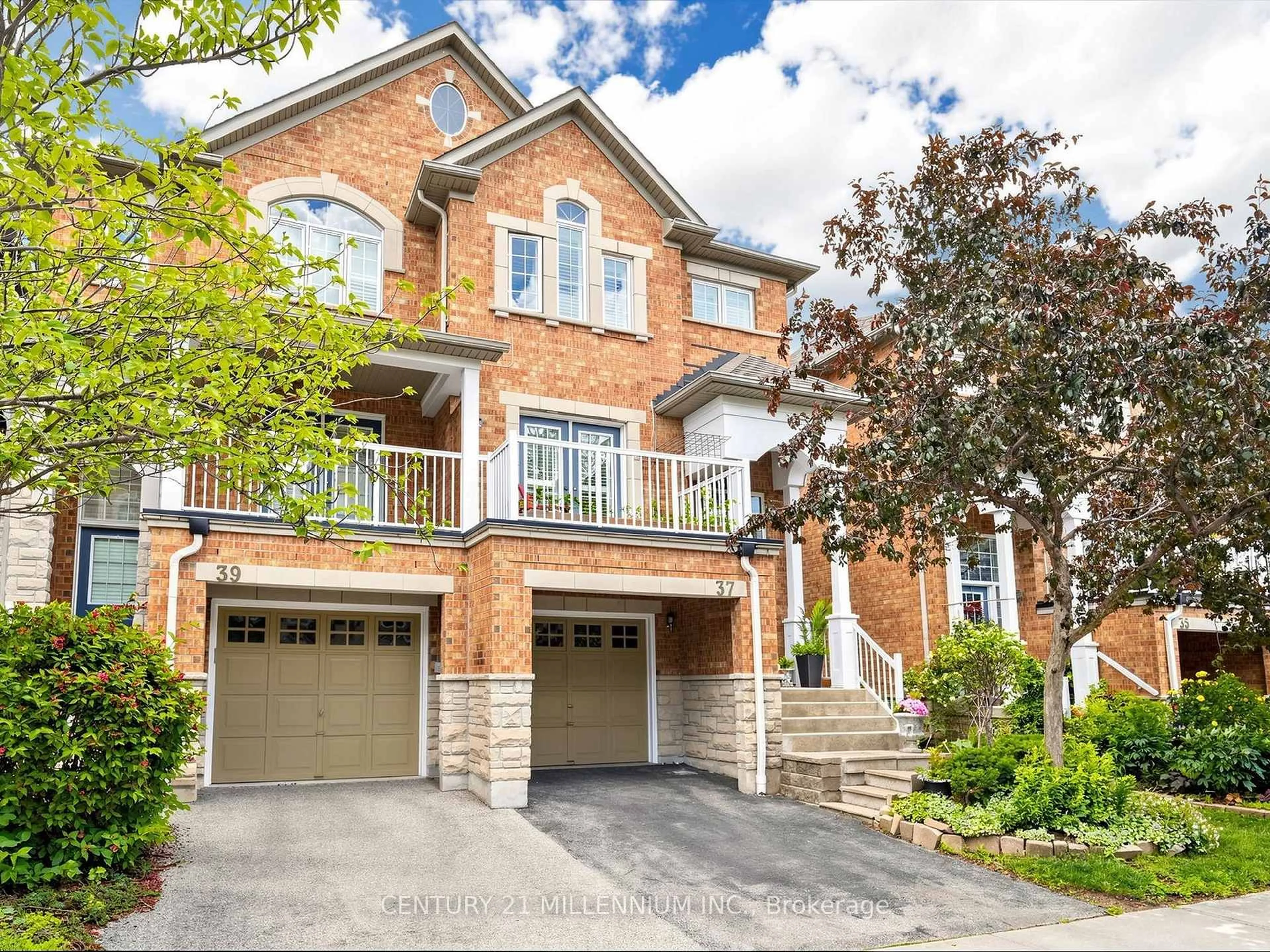 Home with brick exterior material, street for 601 Shoreline Dr #37, Mississauga Ontario L5B 4K7