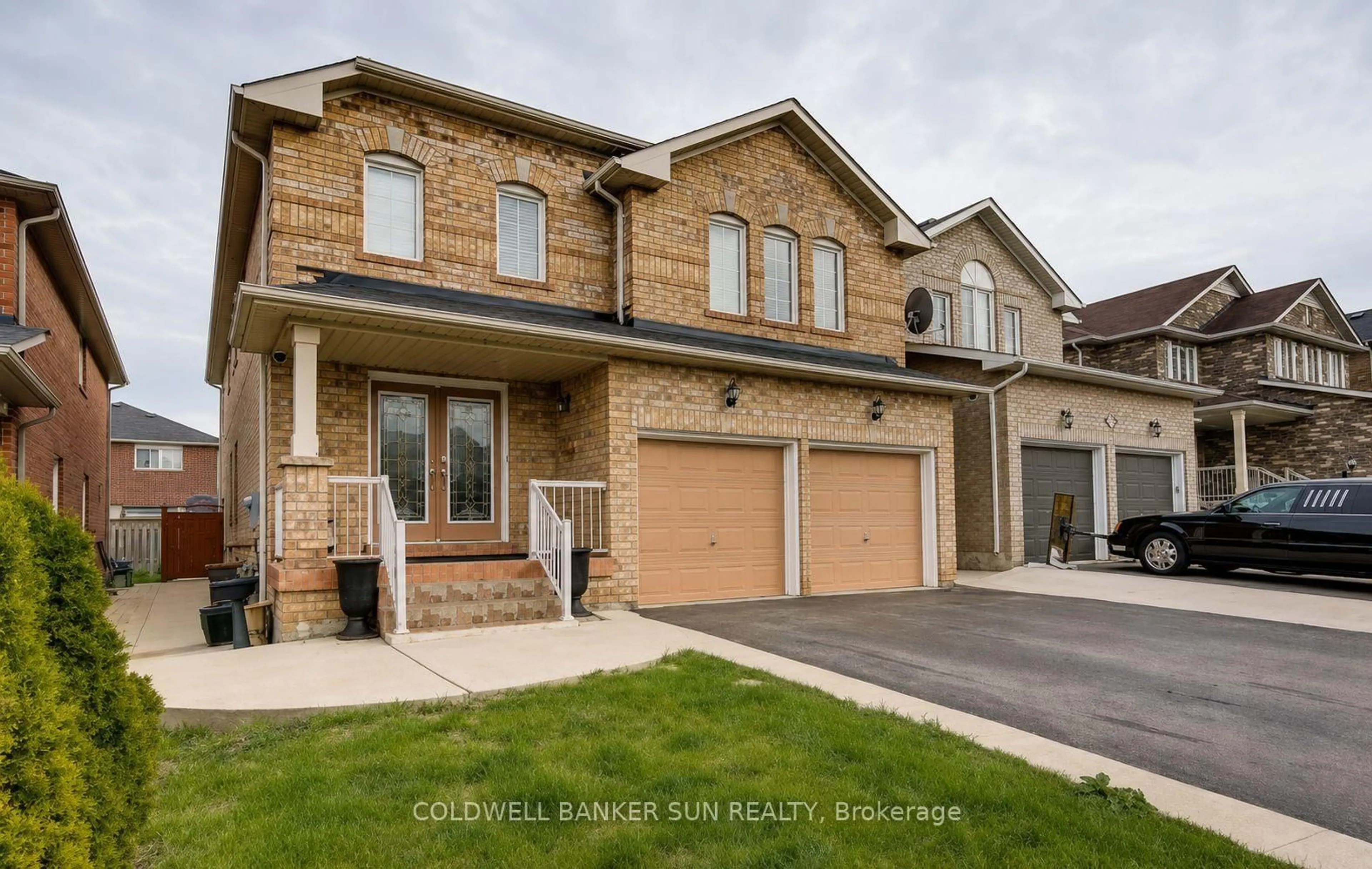 Home with brick exterior material, street for 67 Tufton Cres, Brampton Ontario L7A 3J2