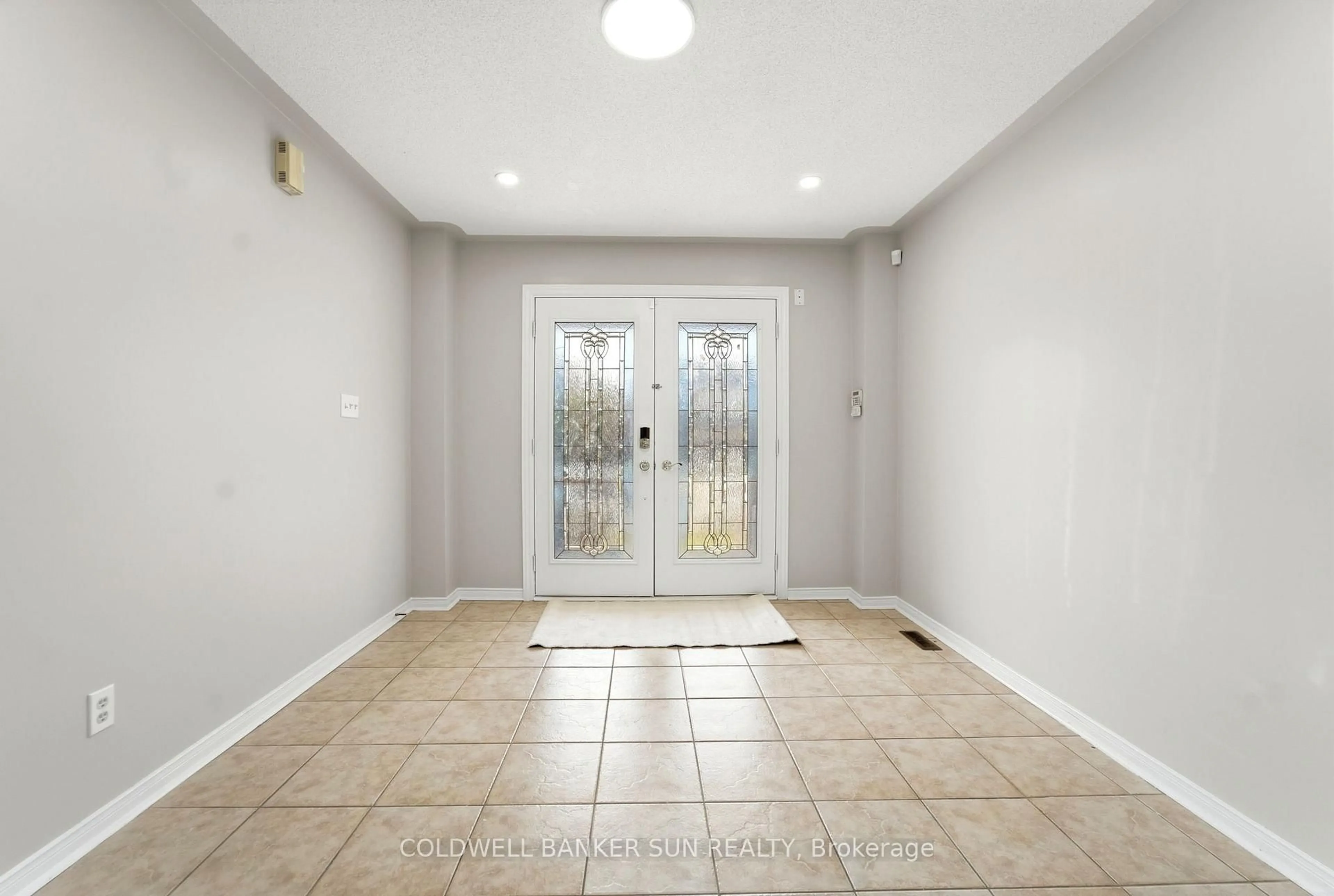 Indoor entryway for 67 Tufton Cres, Brampton Ontario L7A 3J2