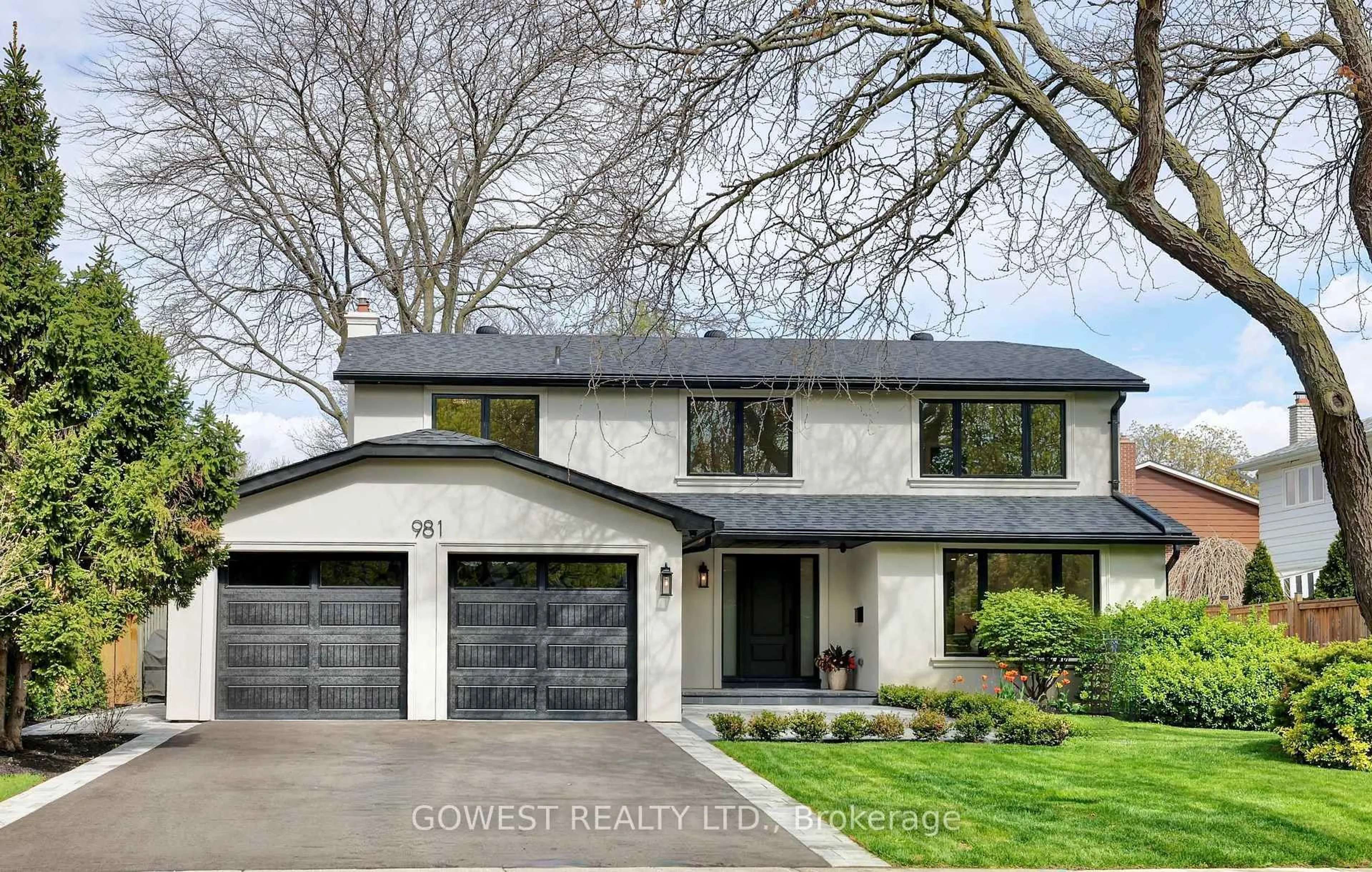 Home with brick exterior material, street for 981 Valdese Dr, Mississauga Ontario L5C 2Z5