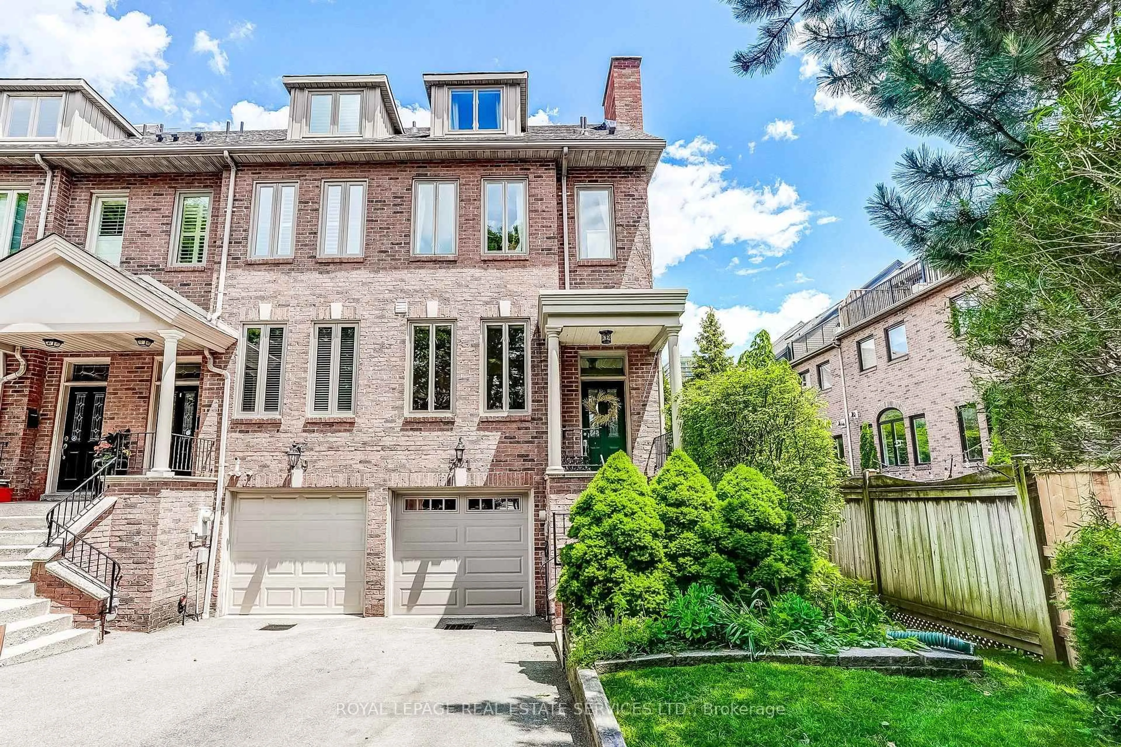 Home with brick exterior material, street for 521 Oxford St, Toronto Ontario M8Y 3Y6