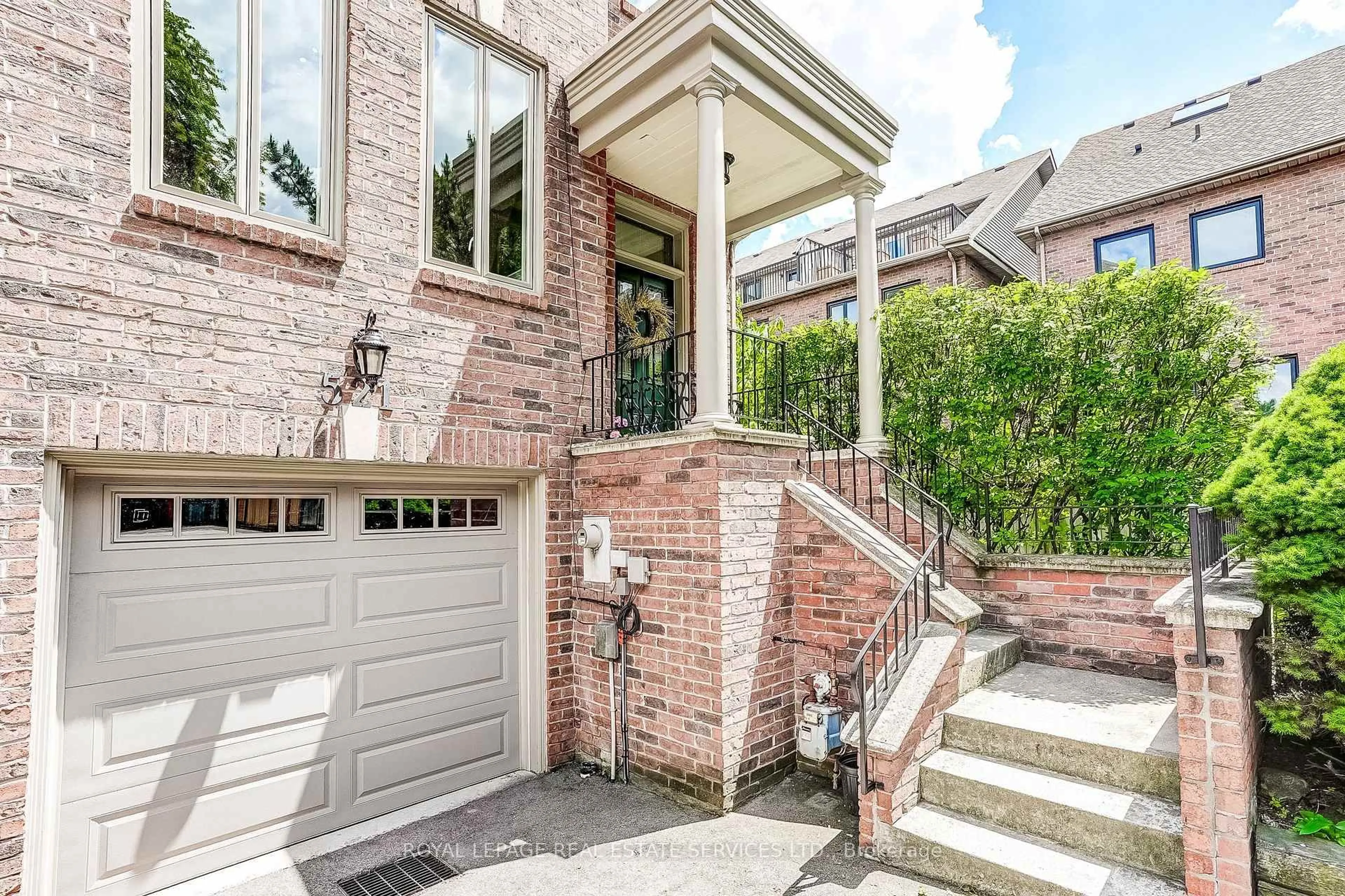 Home with brick exterior material, street for 521 Oxford St, Toronto Ontario M8Y 3Y6