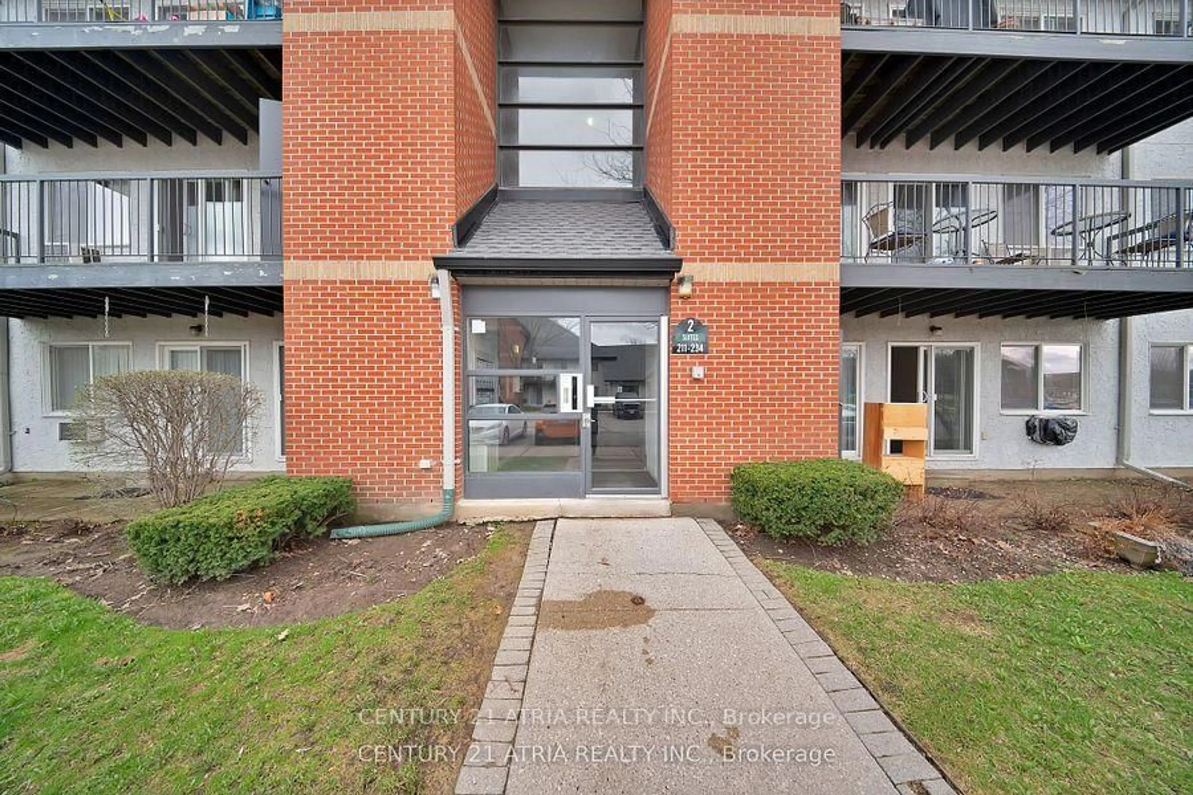 Indoor foyer for 1450 Glen Abbey Gate #212, Oakville Ontario L6M 2V7