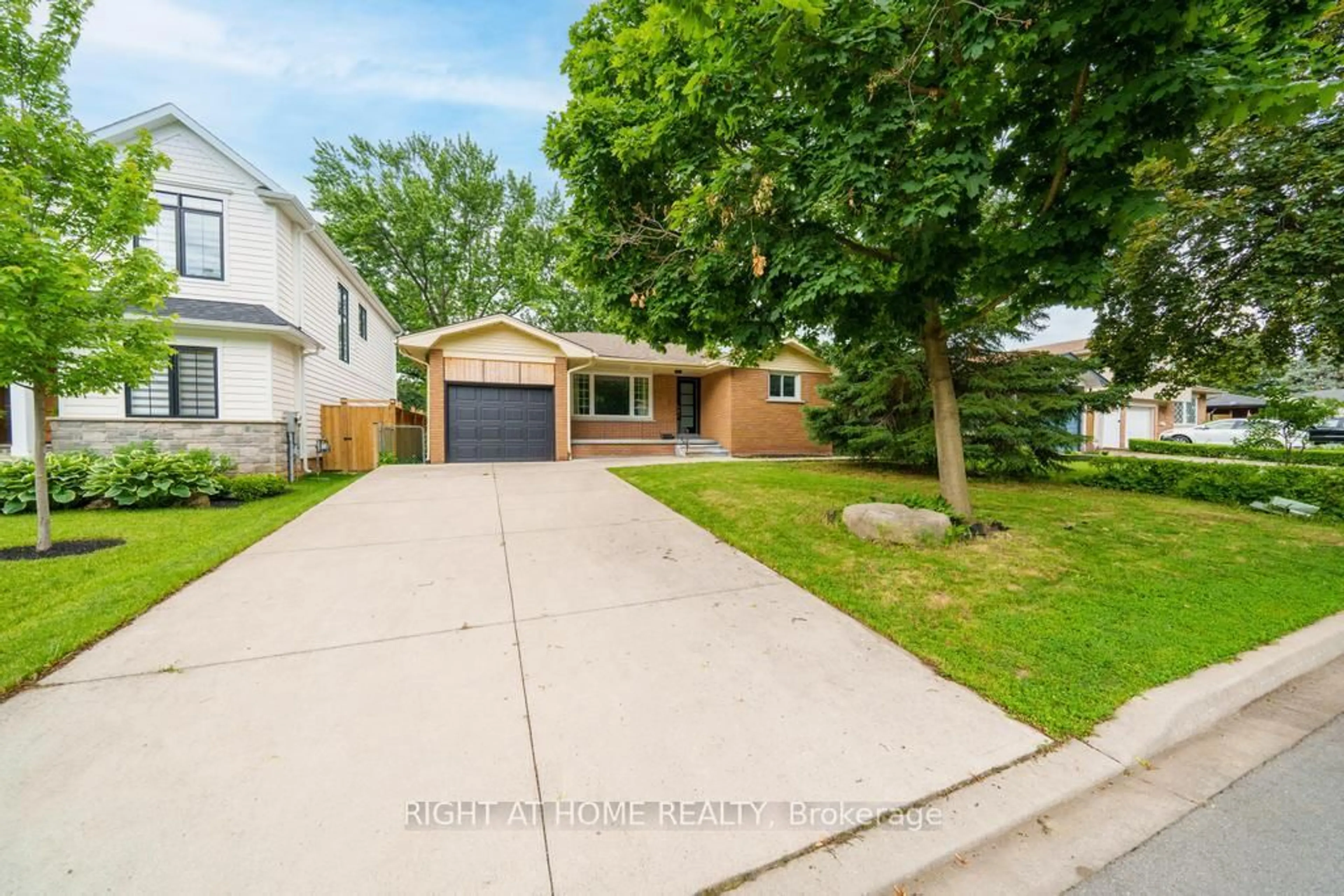 Unknown for 662 Montego Cres, Burlington Ontario L7N 2Z1