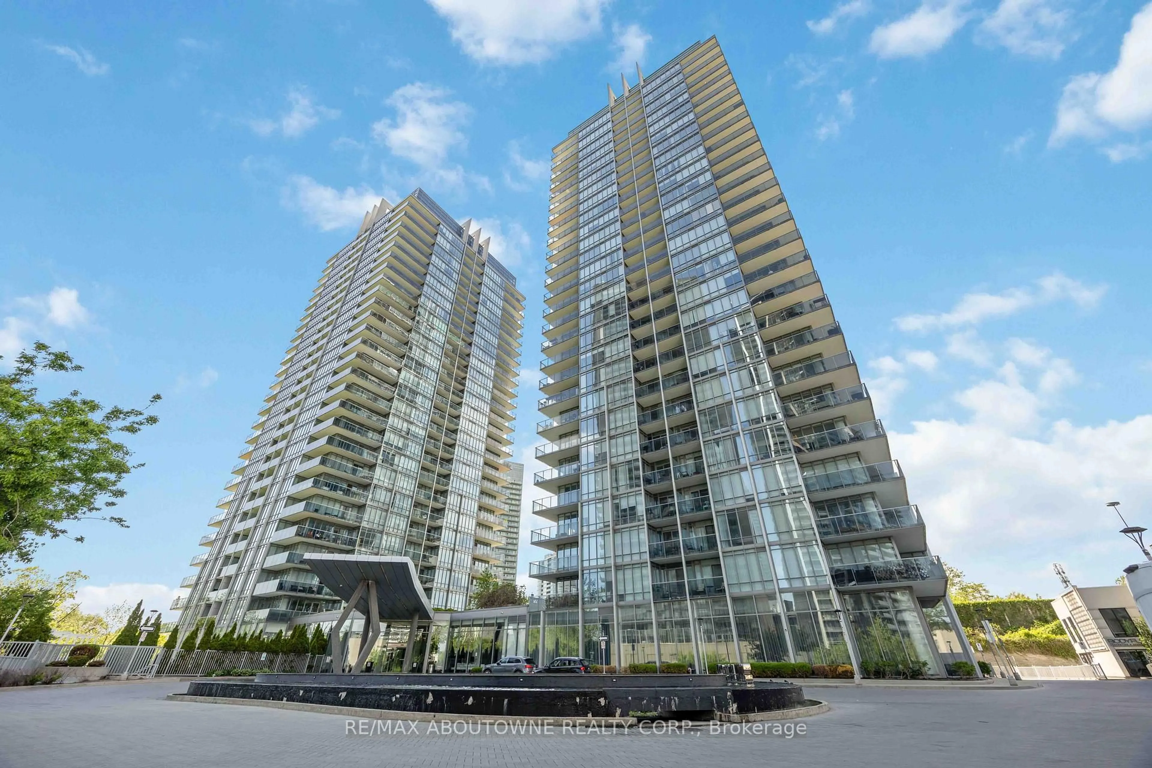 Patio, building for 88 Park Lawn Rd #303, Toronto Ontario M8Y 0B5