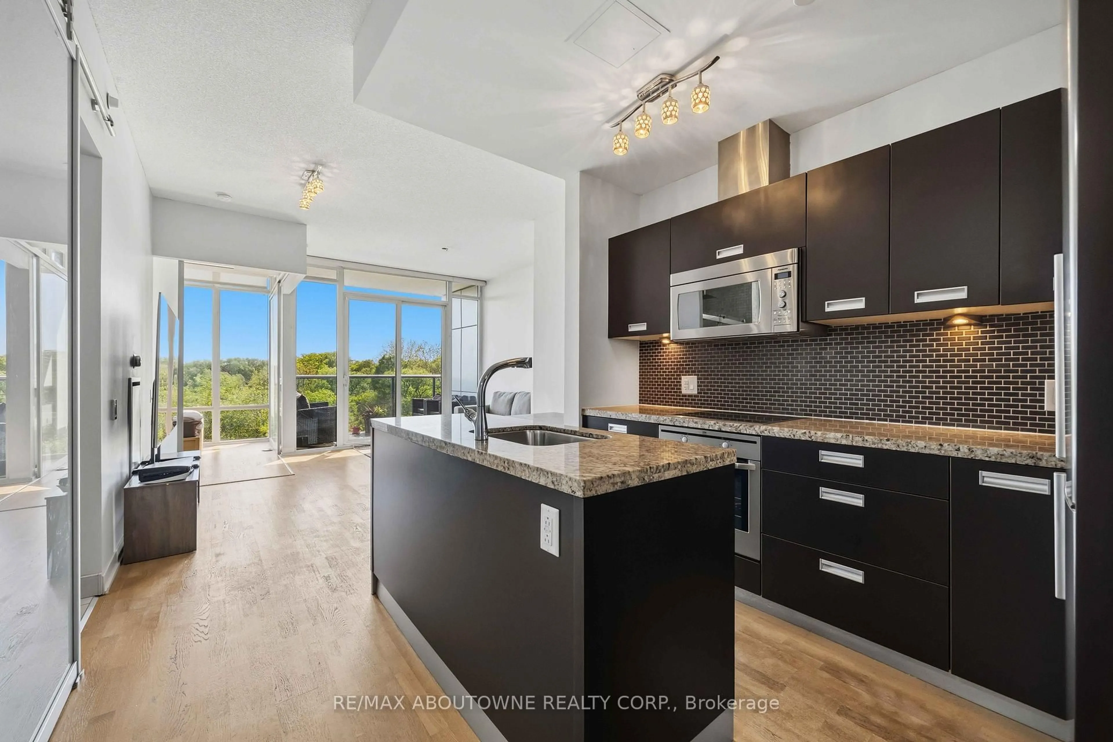 Open concept kitchen, ceramic/tile floor for 88 Park Lawn Rd #303, Toronto Ontario M8Y 0B5