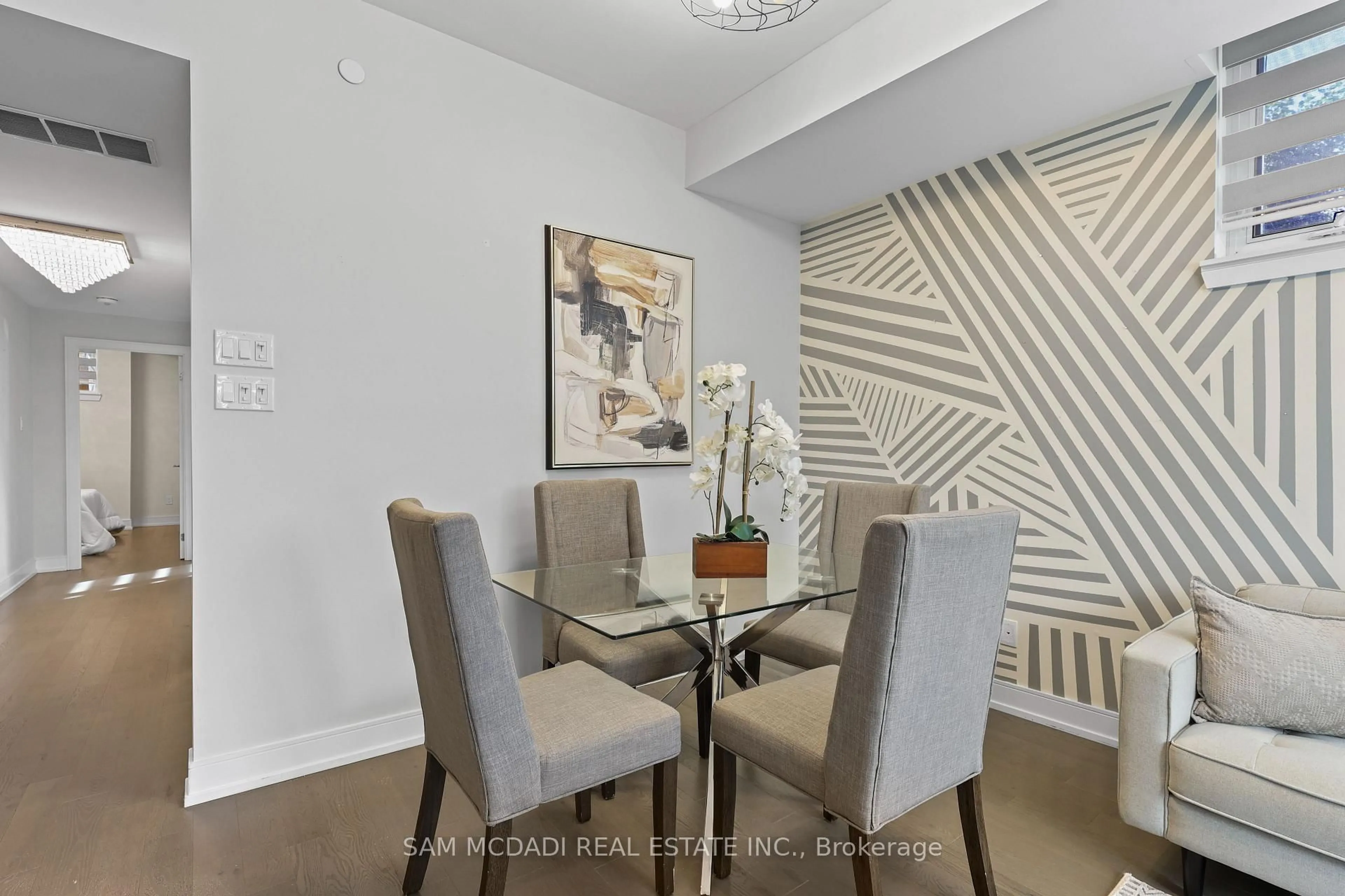 Dining room, unknown for 670 Atwater Ave #1, Mississauga Ontario L5G 0B6