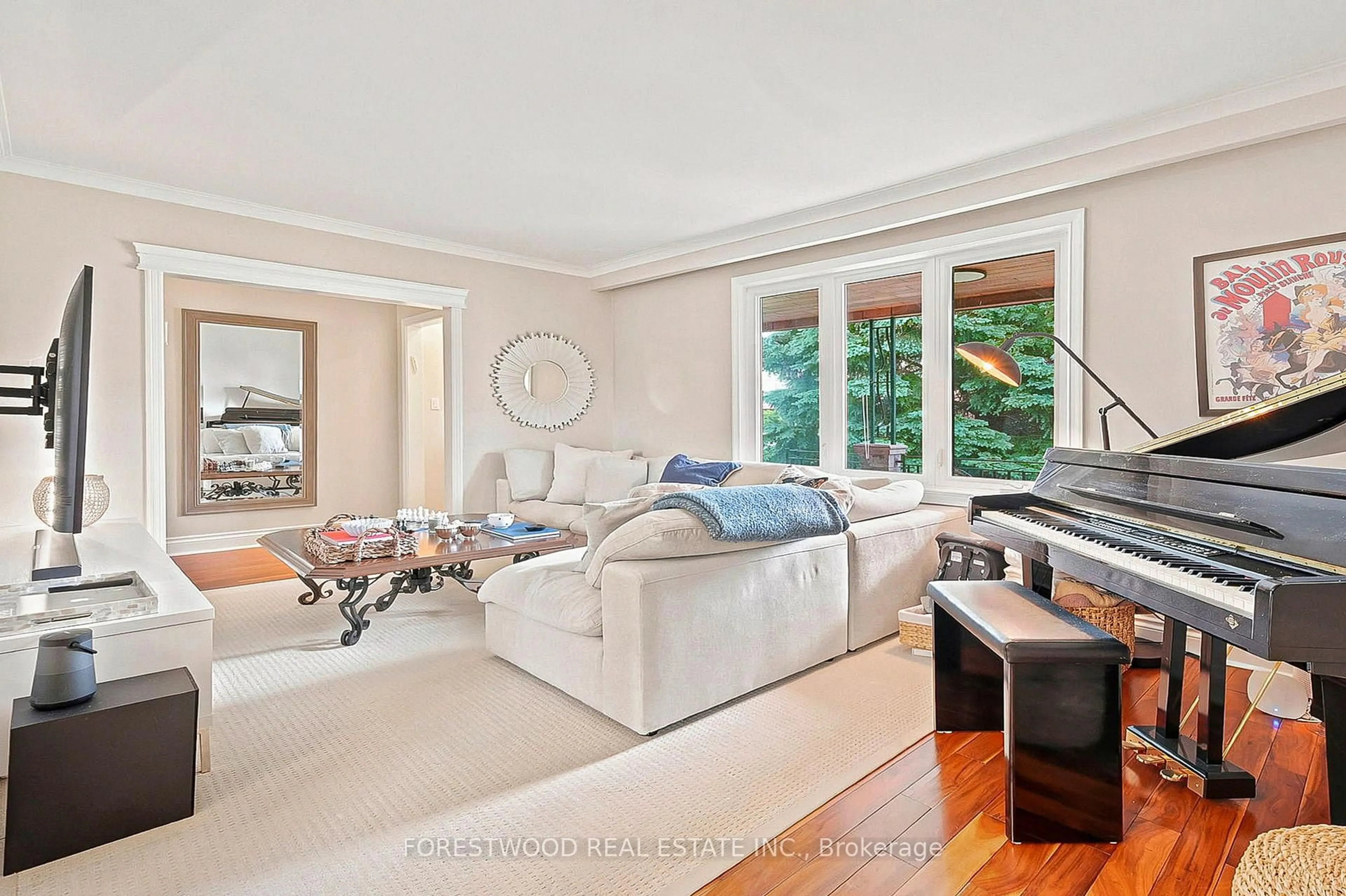 Living room with furniture, unknown for 16 Enid Cres, Toronto Ontario M6B 1S1