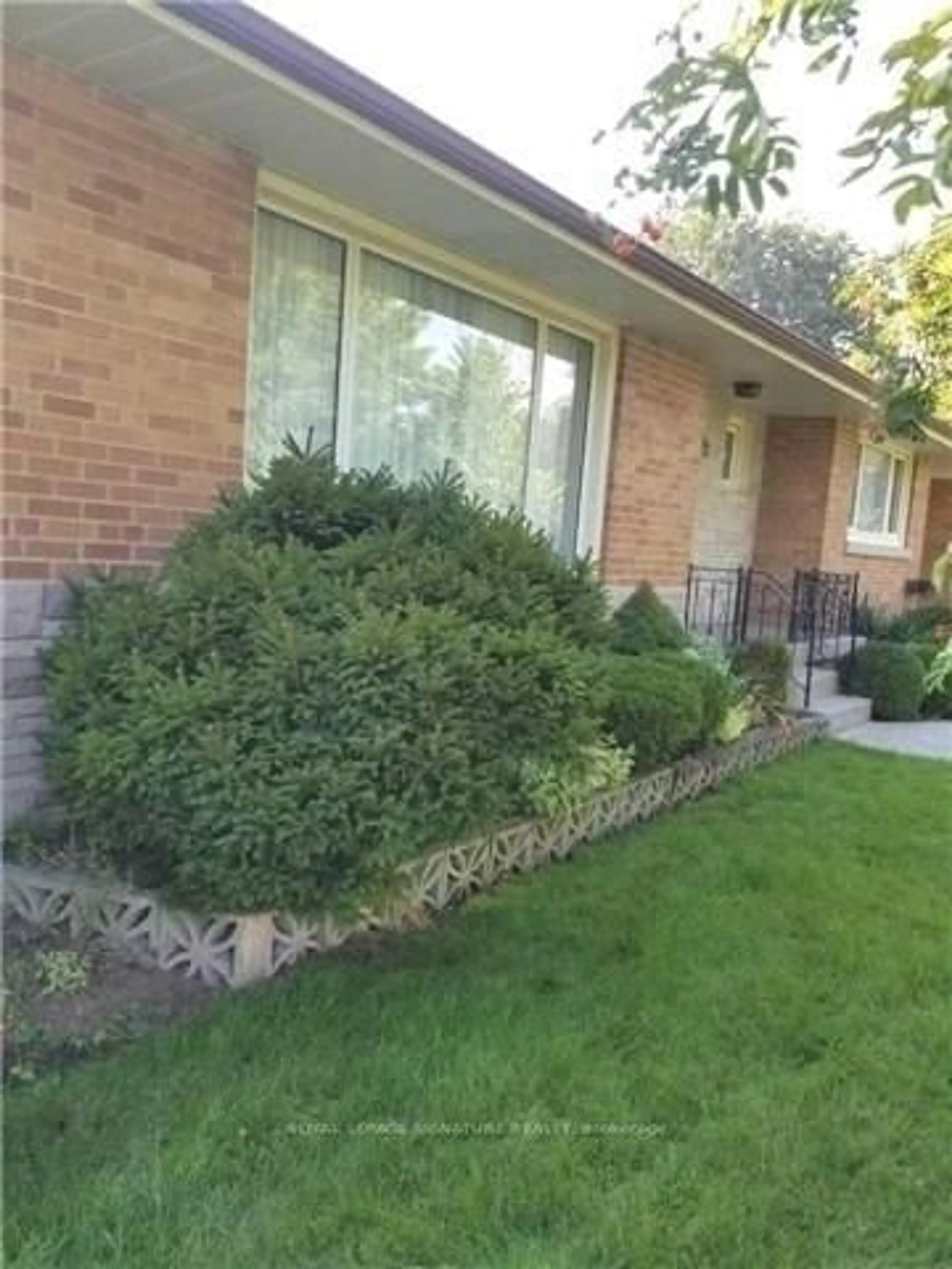Home with brick exterior material, street for 216 Wales Cres, Oakville Ontario L6L 3X7
