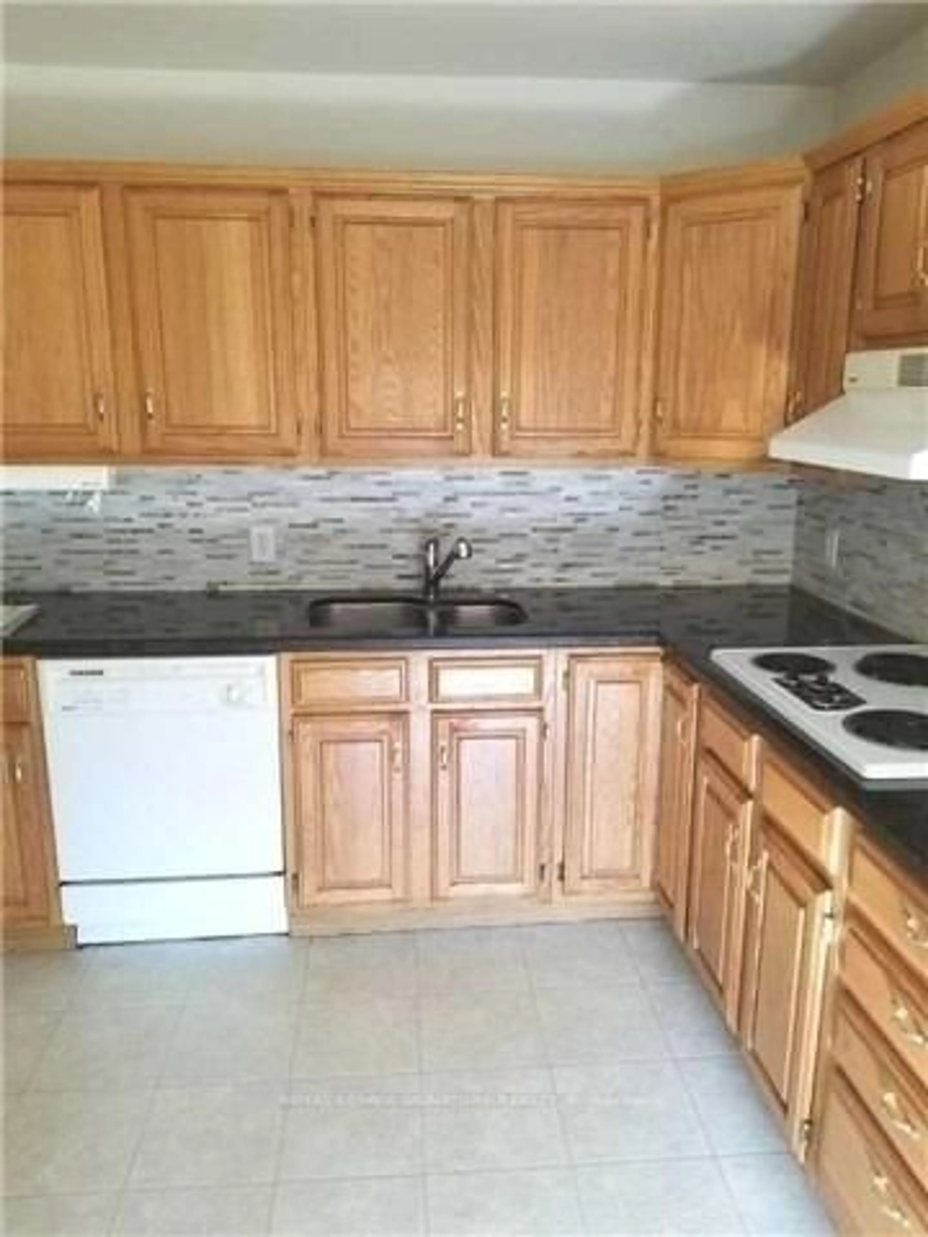 Standard kitchen, unknown for 216 Wales Cres, Oakville Ontario L6L 3X7