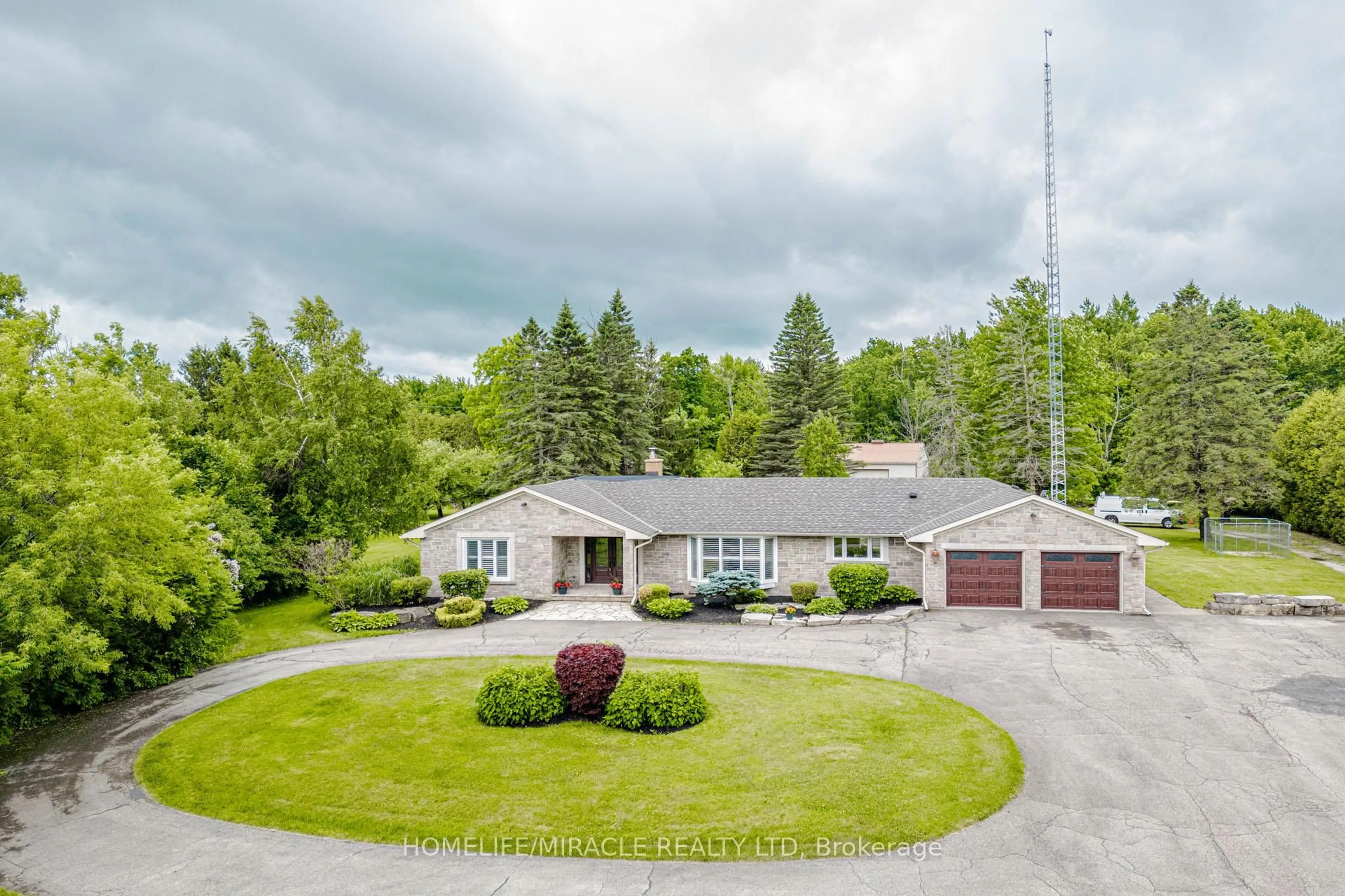 A pic from outside/outdoor area/front of a property/back of a property/a pic from drone, street for 11948 Dublin Line, Halton Hills Ontario L7J 2M1