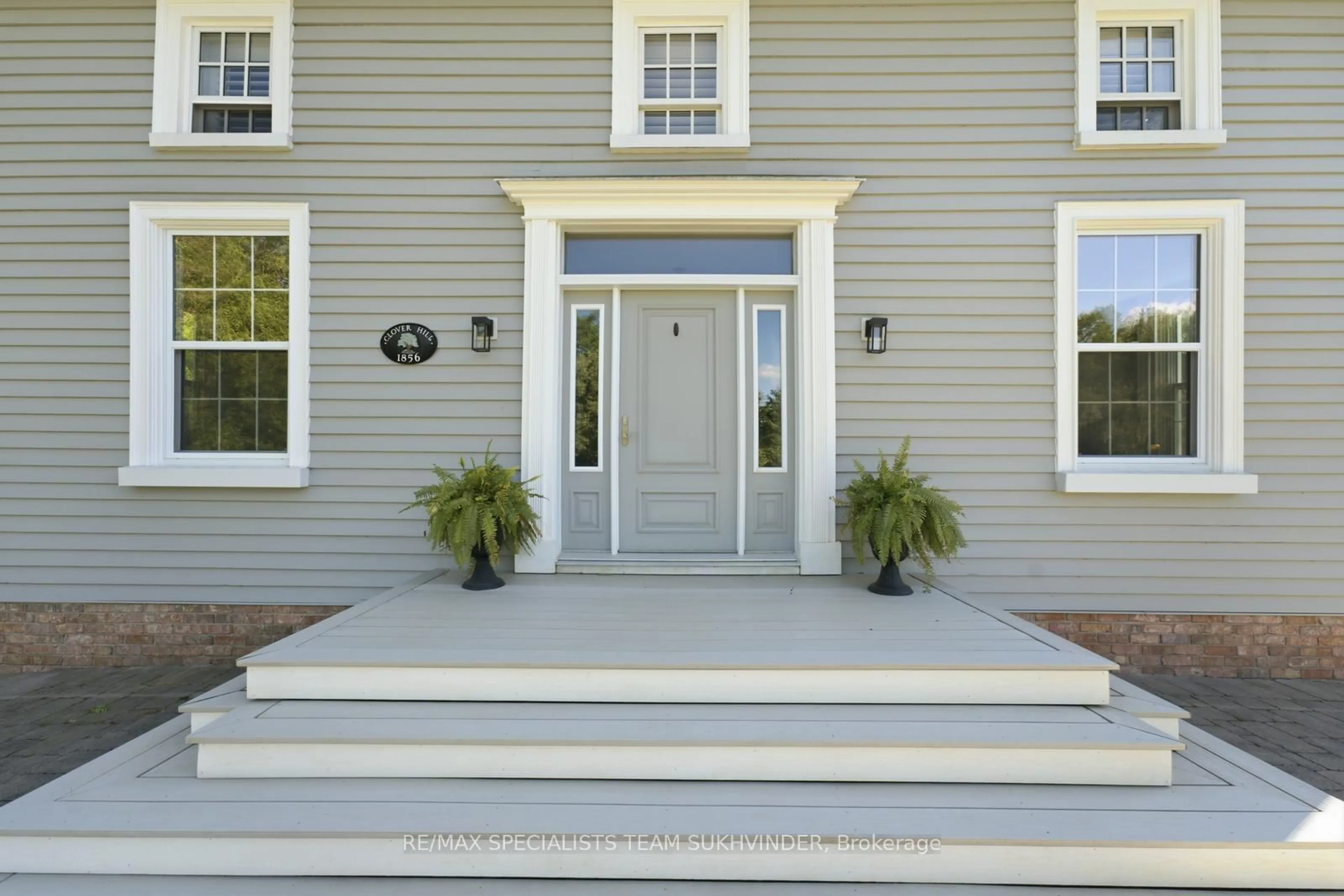 Home with vinyl exterior material, street for 13232 Fifth Line, Milton Ontario N0B 2K0