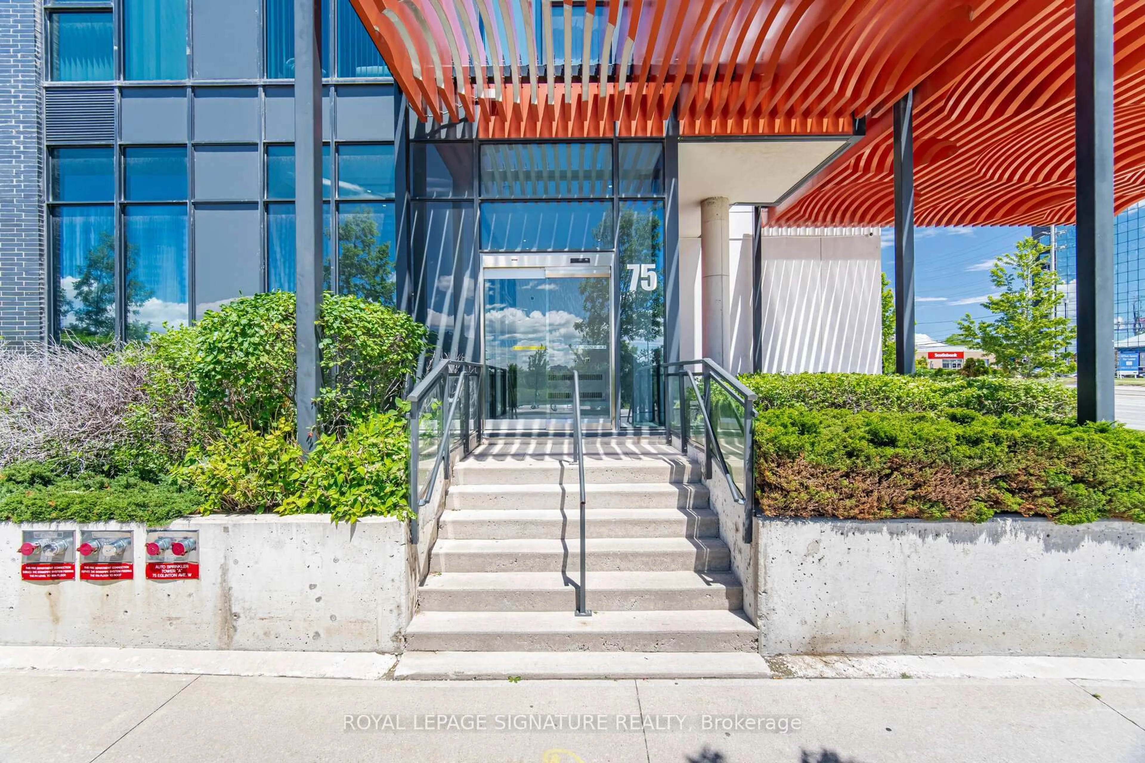 Indoor foyer for 75 Eglinton Ave #2006, Mississauga Ontario L5R 0E5