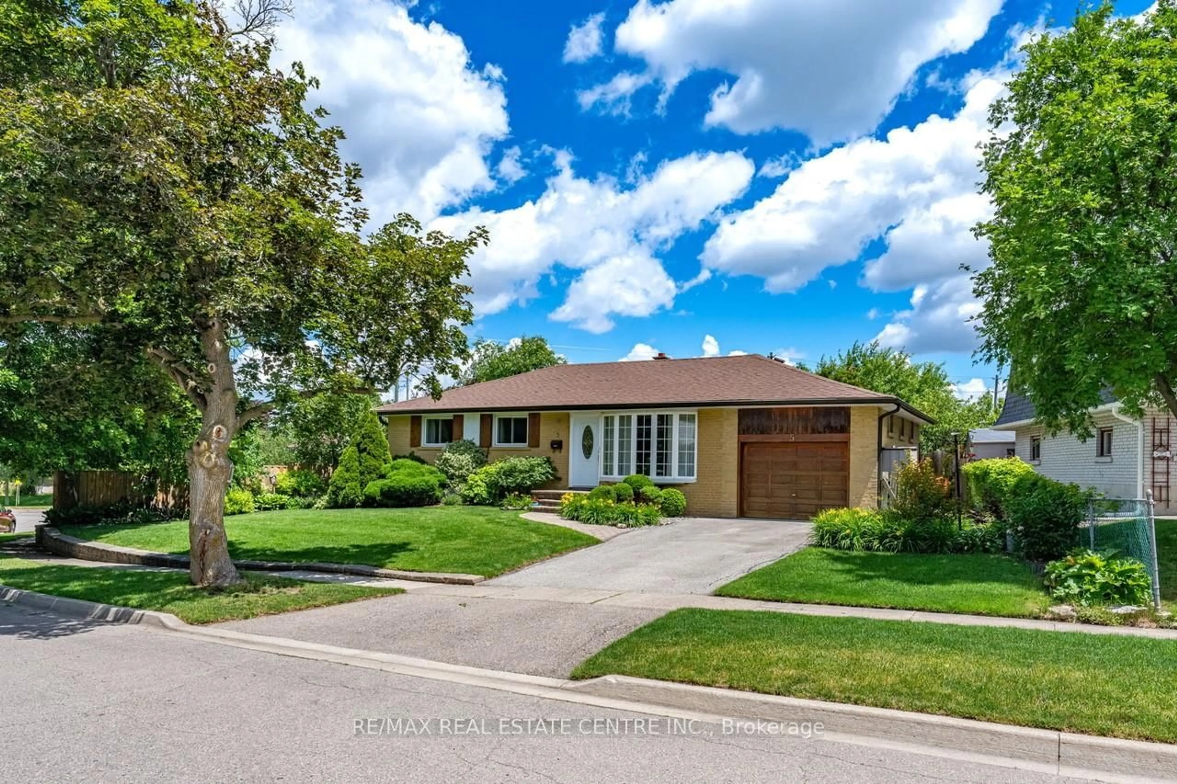 Home with brick exterior material, street for 5 Hale Dr, Halton Hills Ontario L7G 4C3