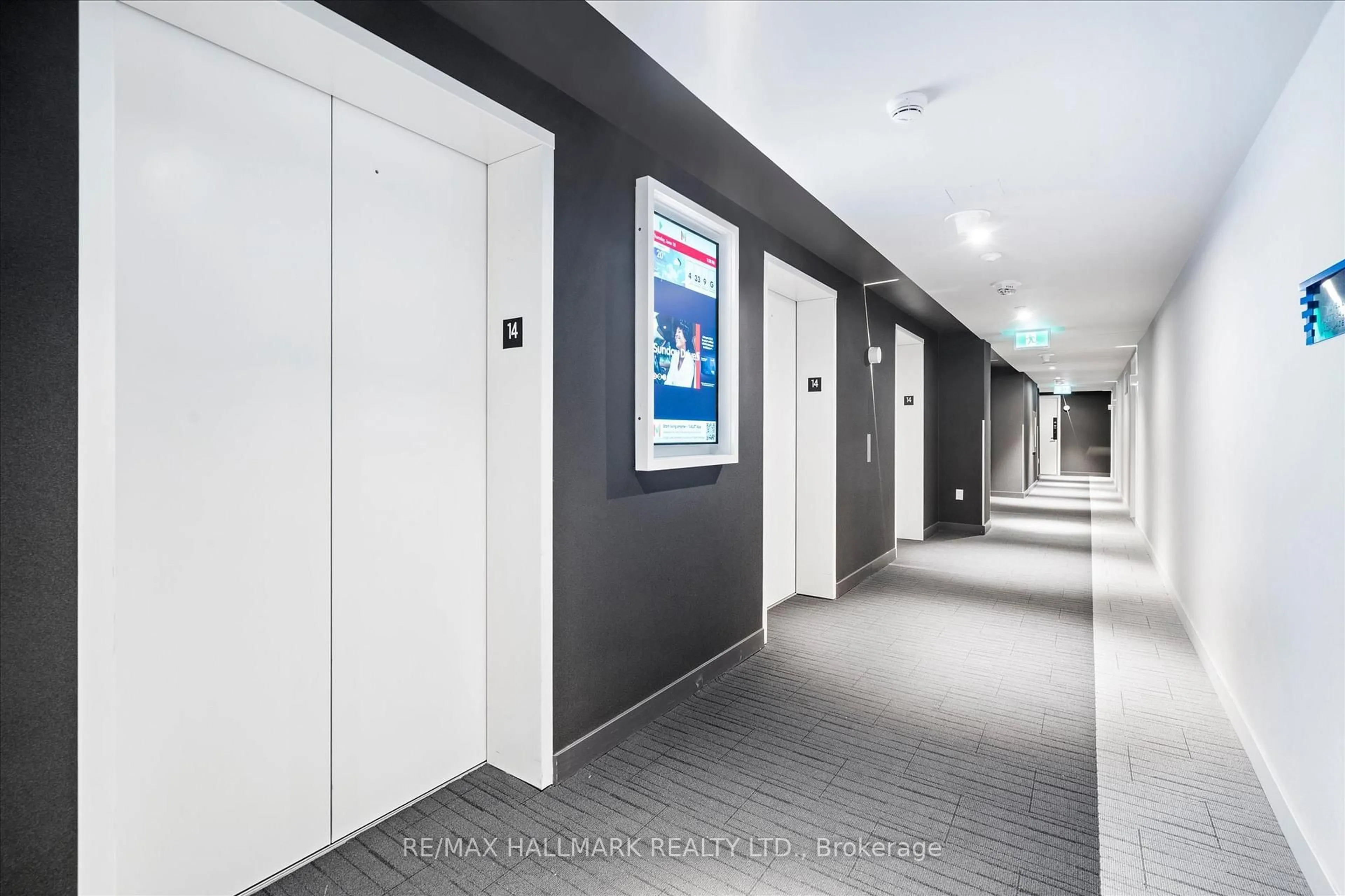 Indoor foyer for 3883 Quartz Rd #1405, Mississauga Ontario L5B 0M4