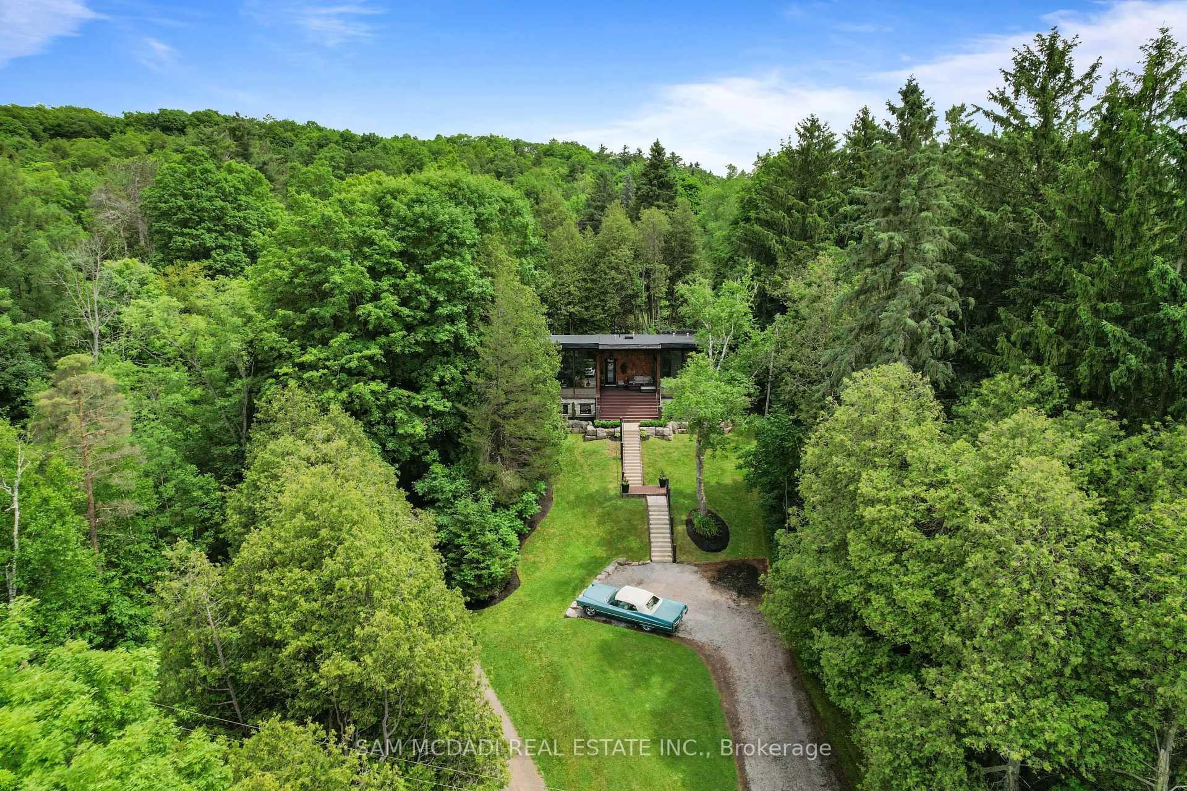 A pic from outside/outdoor area/front of a property/back of a property/a pic from drone, forest/trees view for 2084 Grand Blvd, Burlington Ontario L7P 0N1