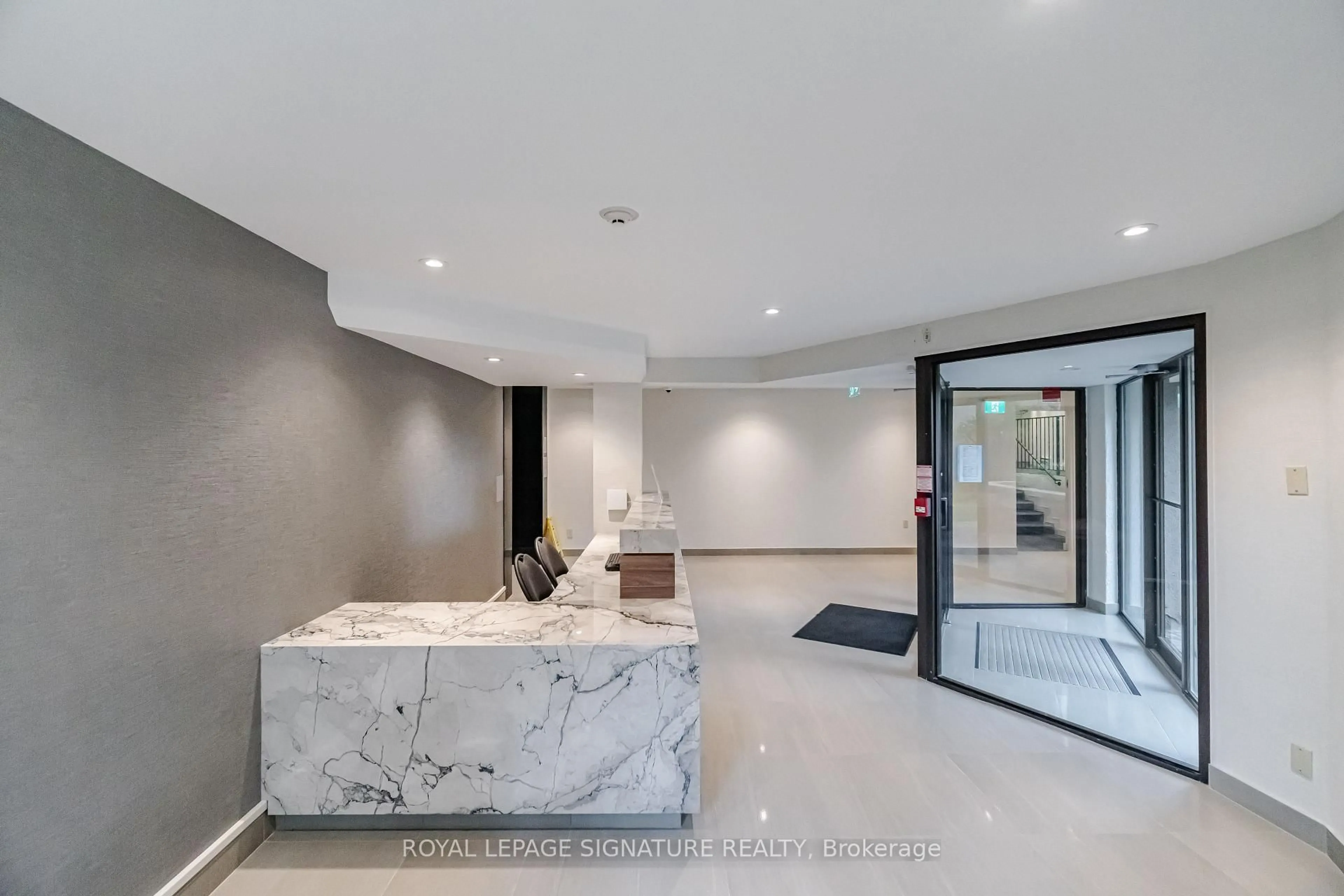 Indoor foyer for 288 Mill Rd #D20, Toronto Ontario M9C 4X7