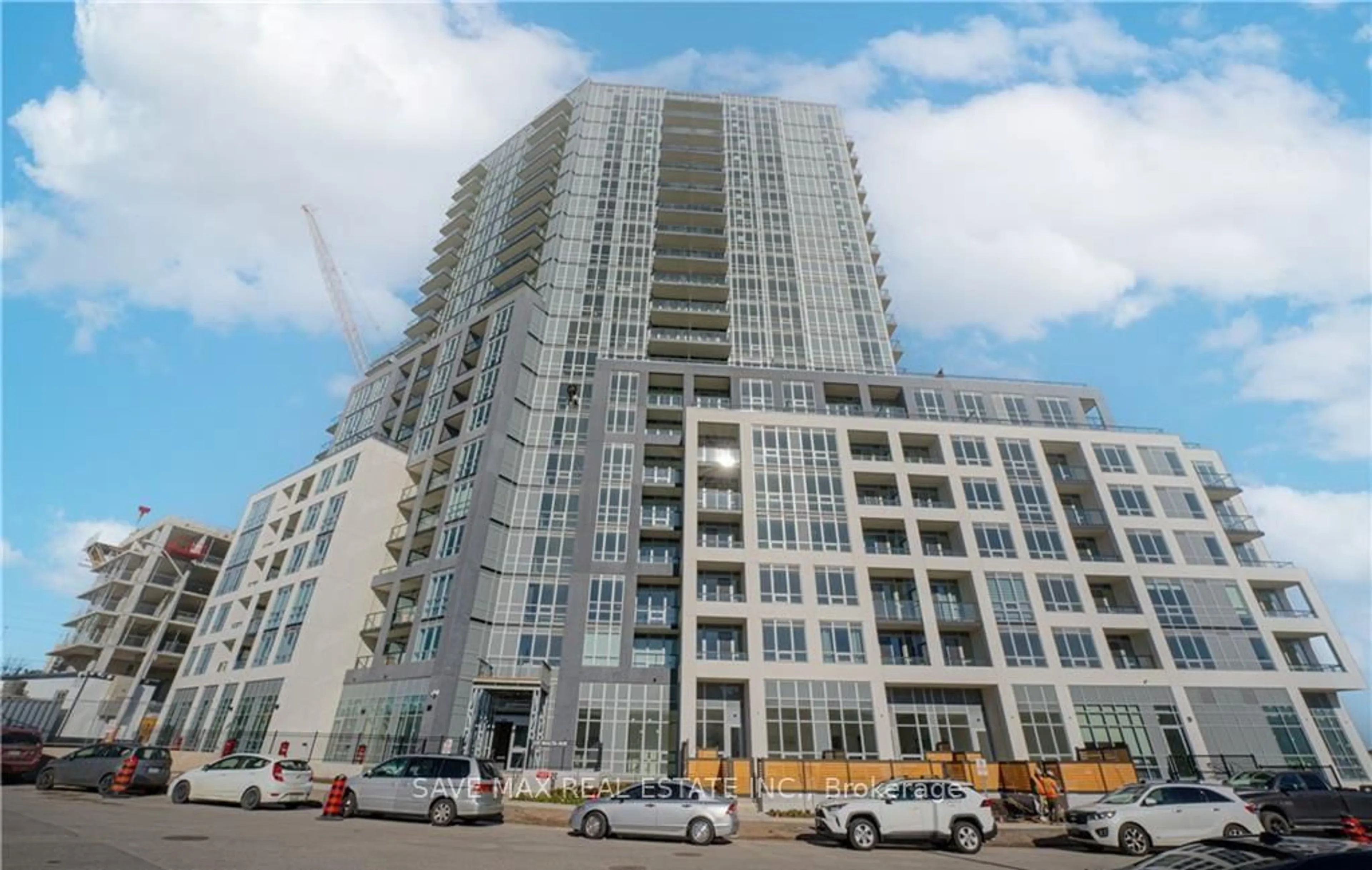 Indoor foyer for 225 Malta Ave #421, Brampton Ontario L6Y 6L6