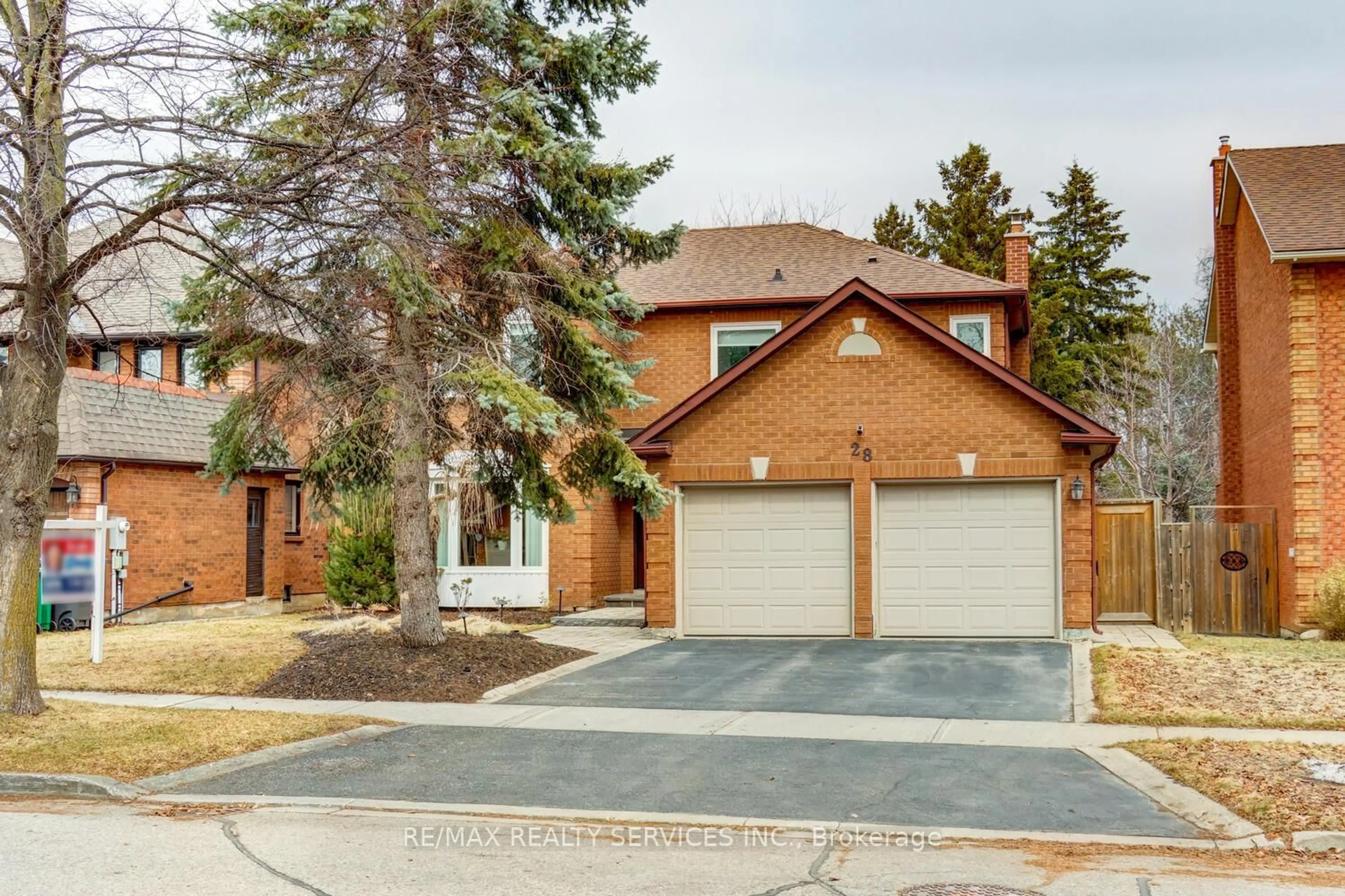 Home with brick exterior material, street for 28 Chickadee Cres, Brampton Ontario L6Z 3L2