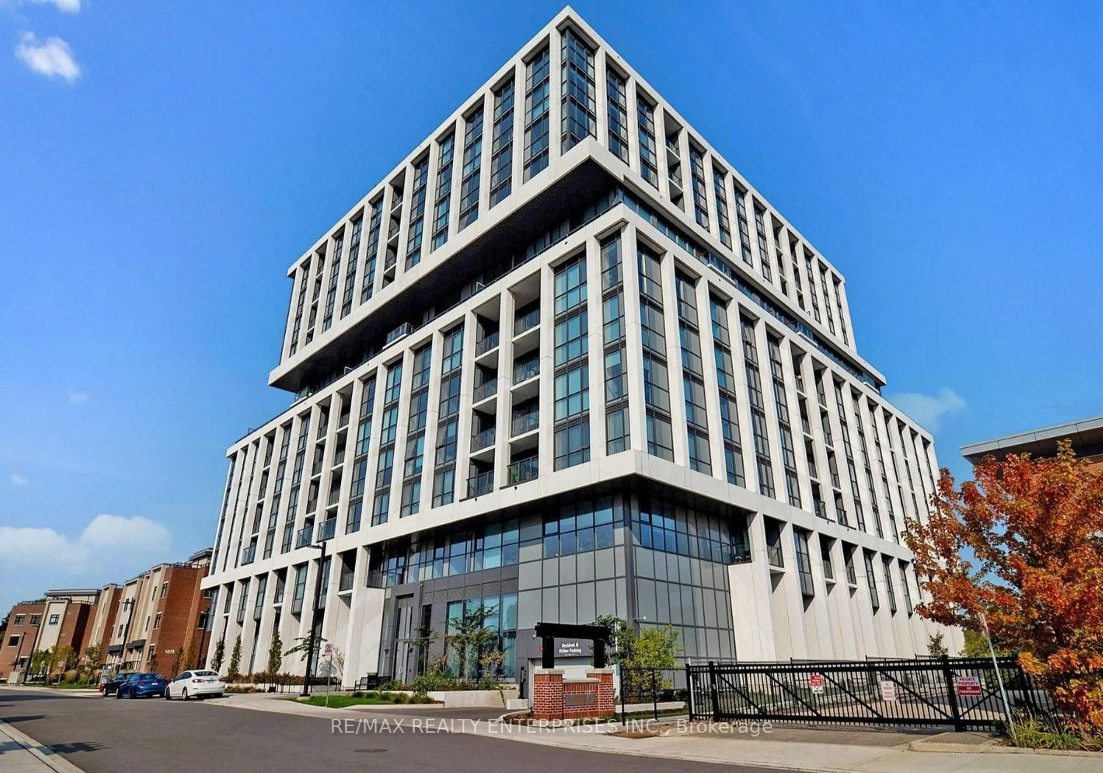 Indoor foyer for 1063 Douglas McCurdy Common #312, Mississauga Ontario L5G 0C5