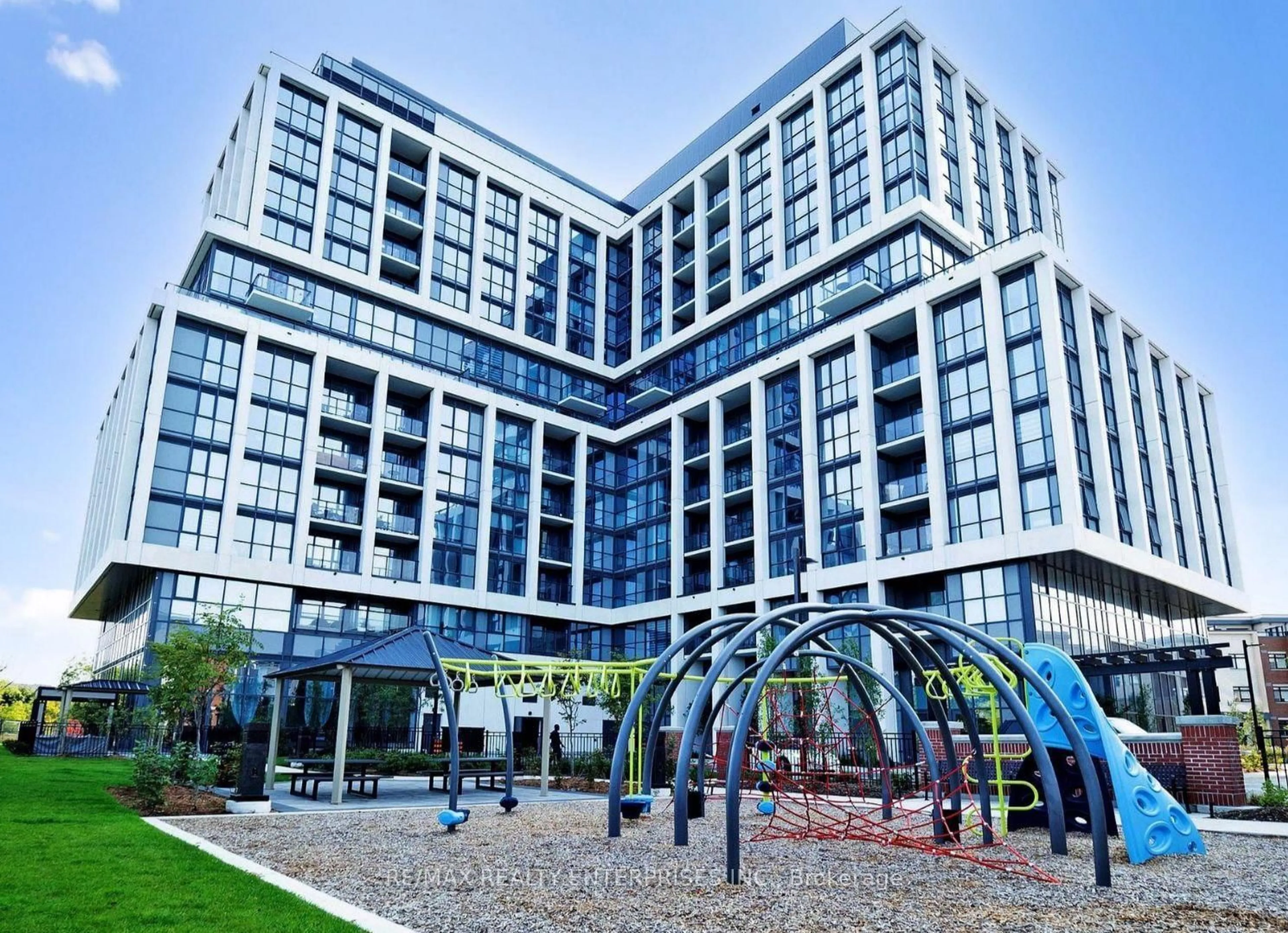 Indoor foyer for 1063 Douglas McCurdy Common #312, Mississauga Ontario L5G 0C5