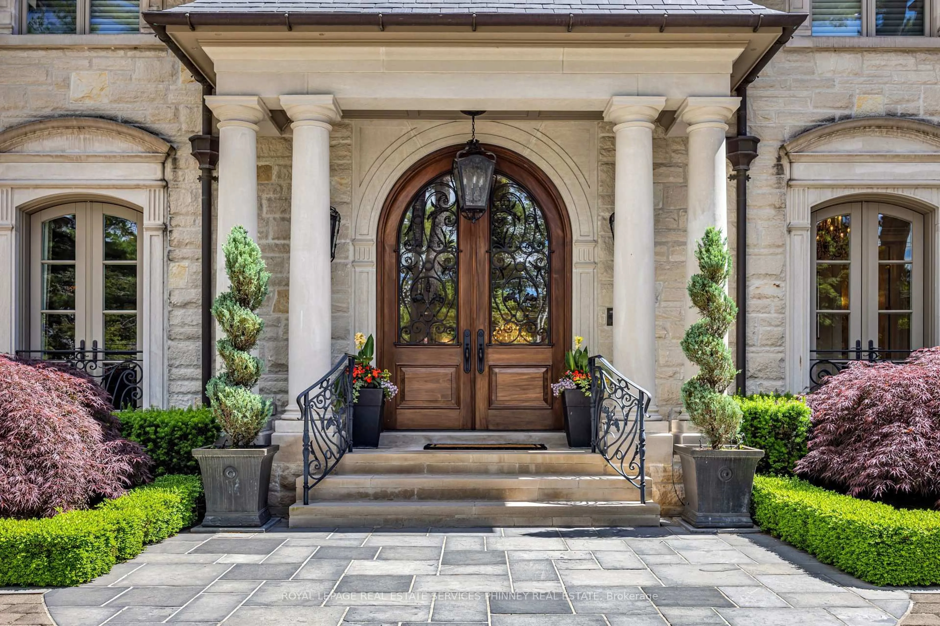 Indoor entryway for 113 Maple Grove Dr, Oakville Ontario L6J 4T9
