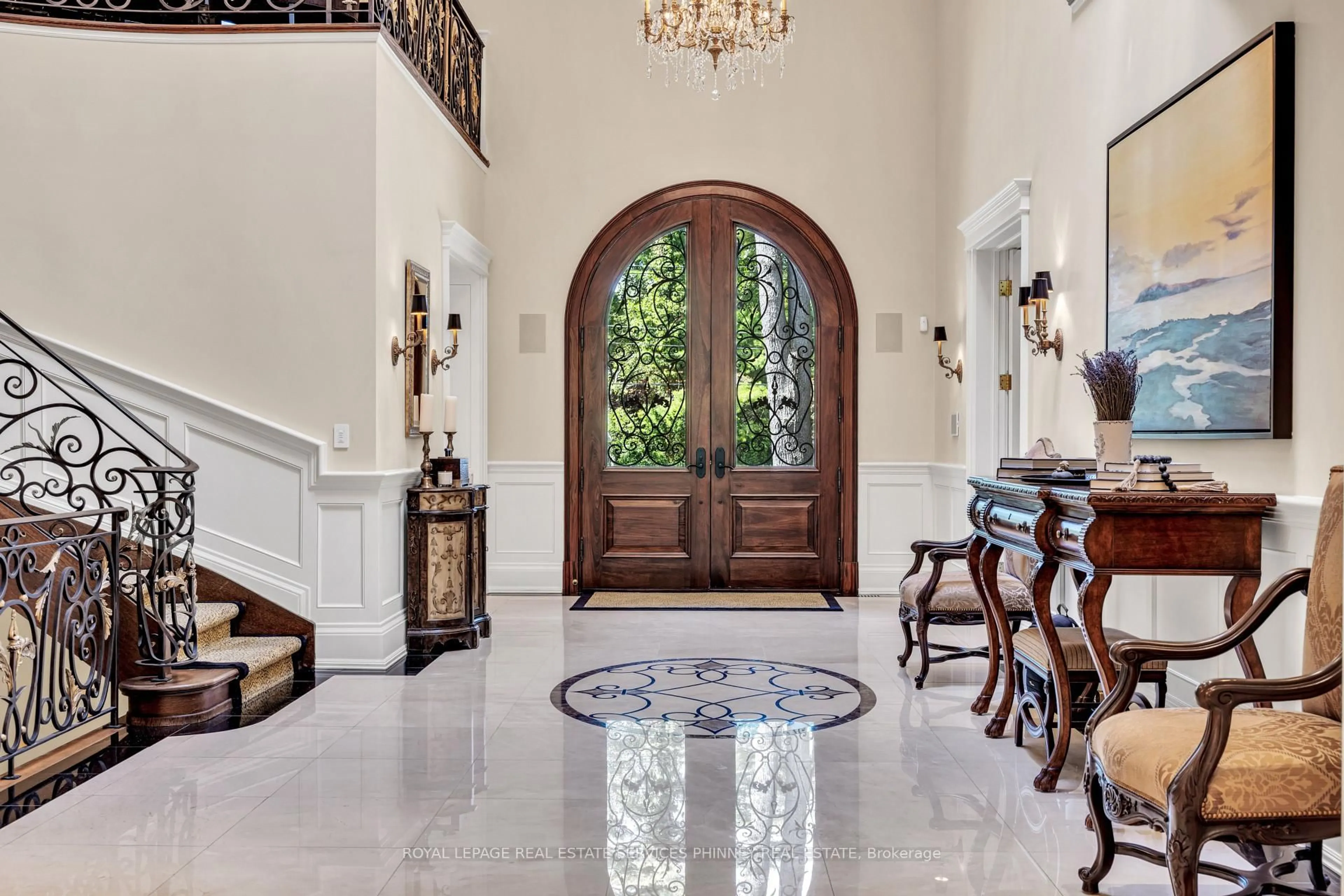 Indoor foyer for 113 Maple Grove Dr, Oakville Ontario L6J 4T9