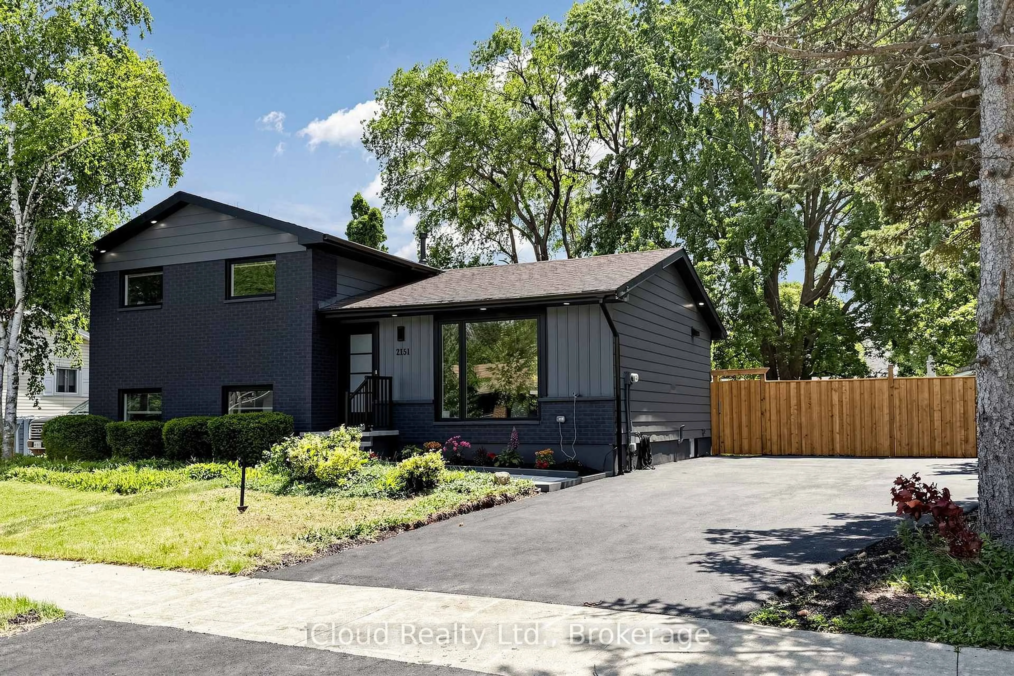 Home with vinyl exterior material, street for 2151 Falmouth Terr, Burlington Ontario L7P 1Y3