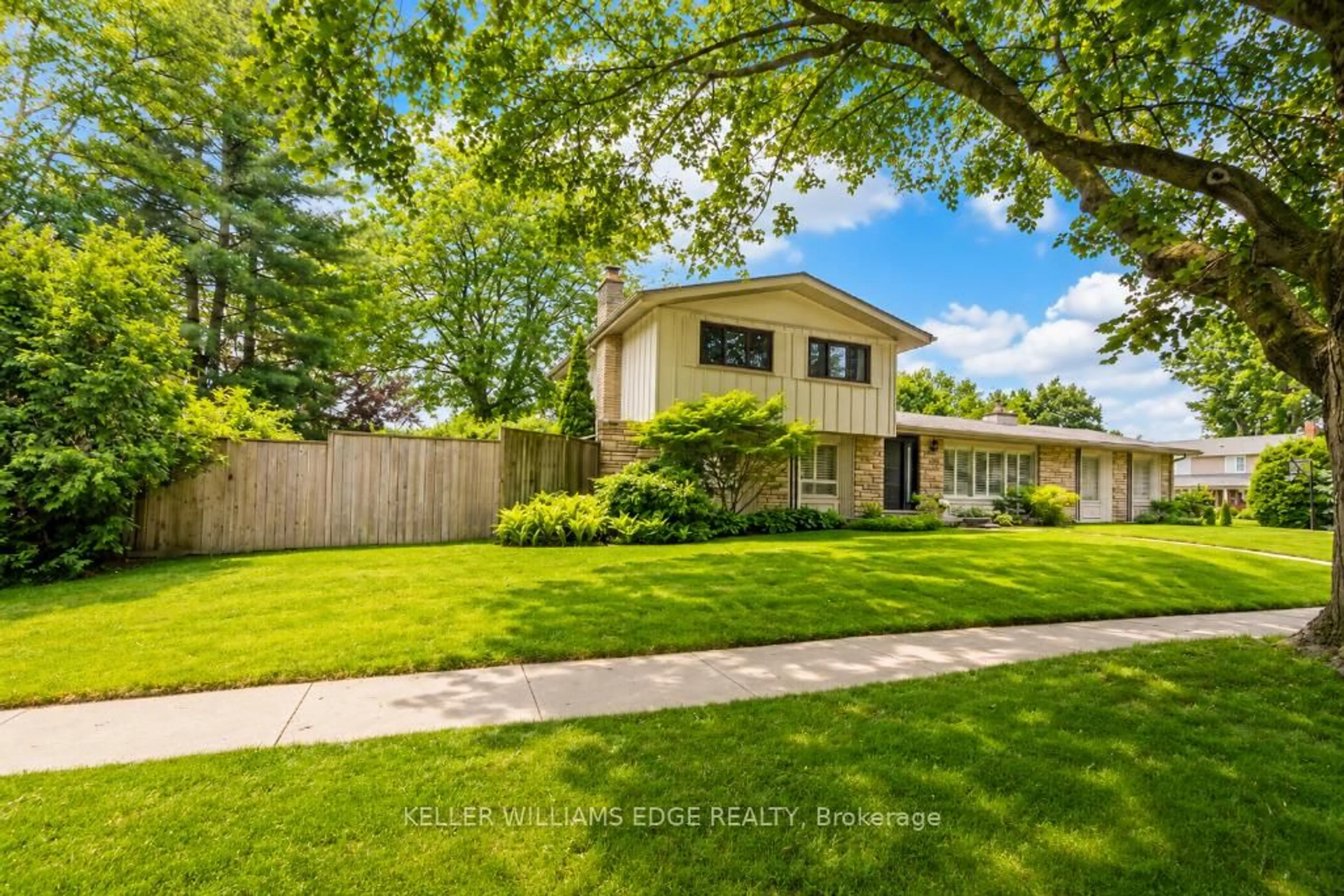 Home with vinyl exterior material, street for 280 Penn Dr, Burlington Ontario L7N 2B8