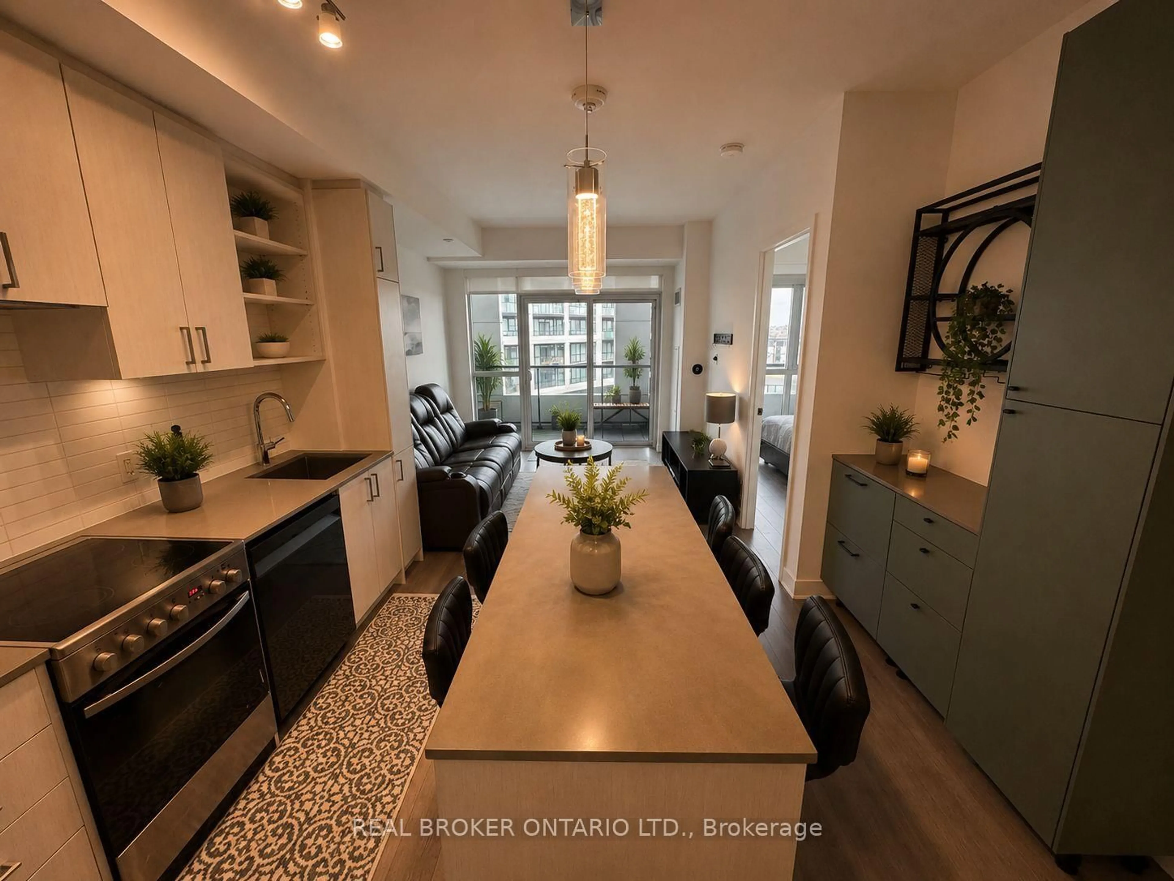 Open concept kitchen, ceramic/tile floor for 50 George Butchart Dr #608, Toronto Ontario M2K 0C9