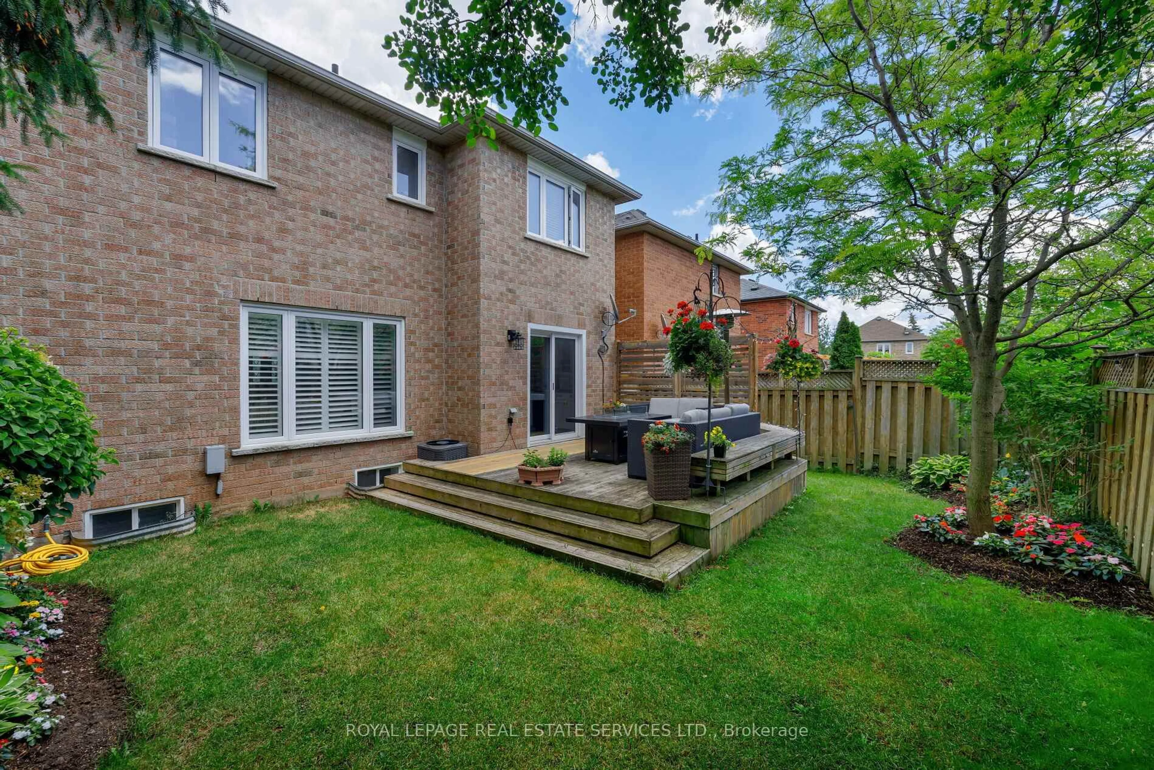 Patio, street for 2140 Stillmeadow Rd, Oakville Ontario L6M 3R1