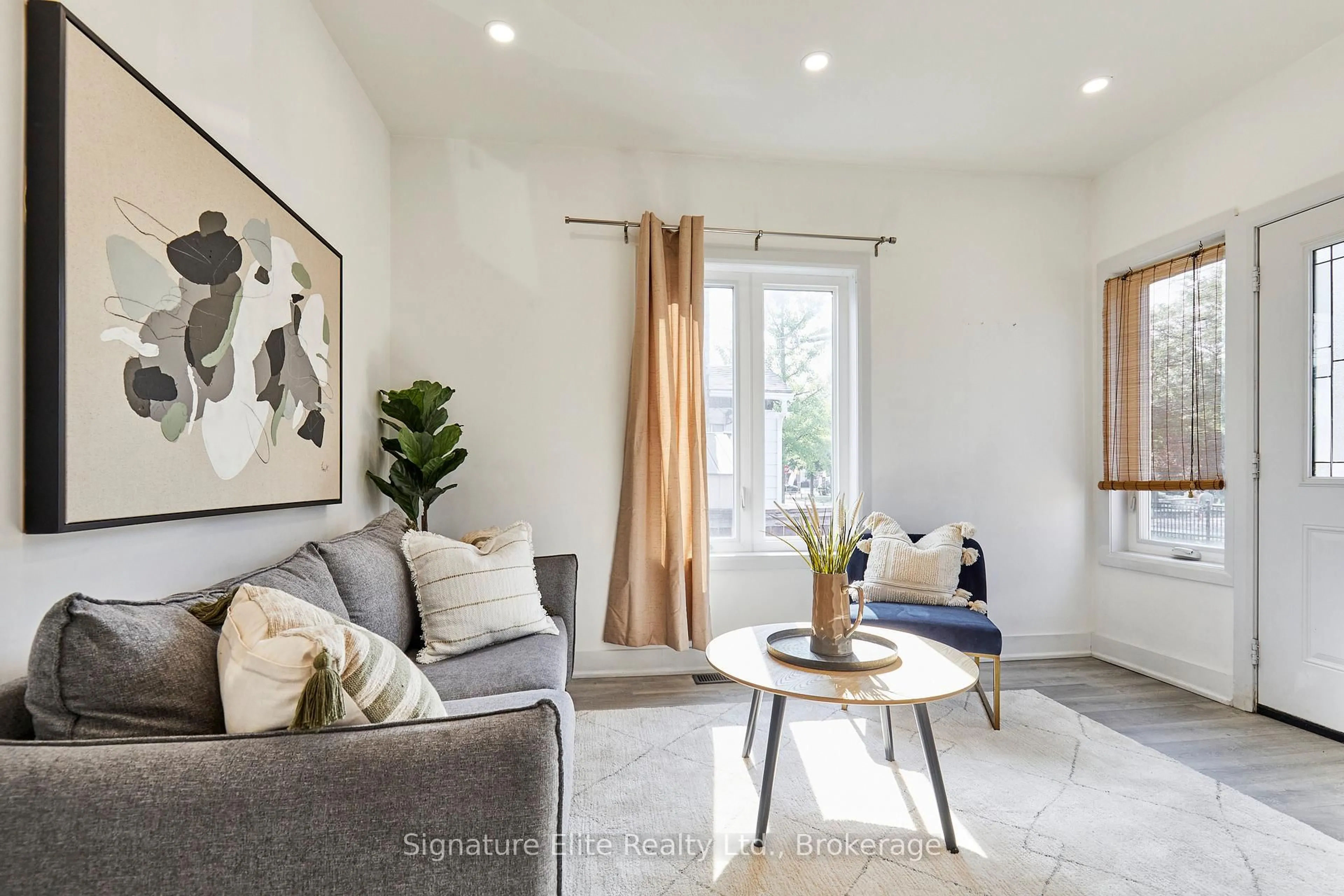 Living room with furniture, unknown for 154 Mulock Ave, Toronto Ontario M6N 3C6