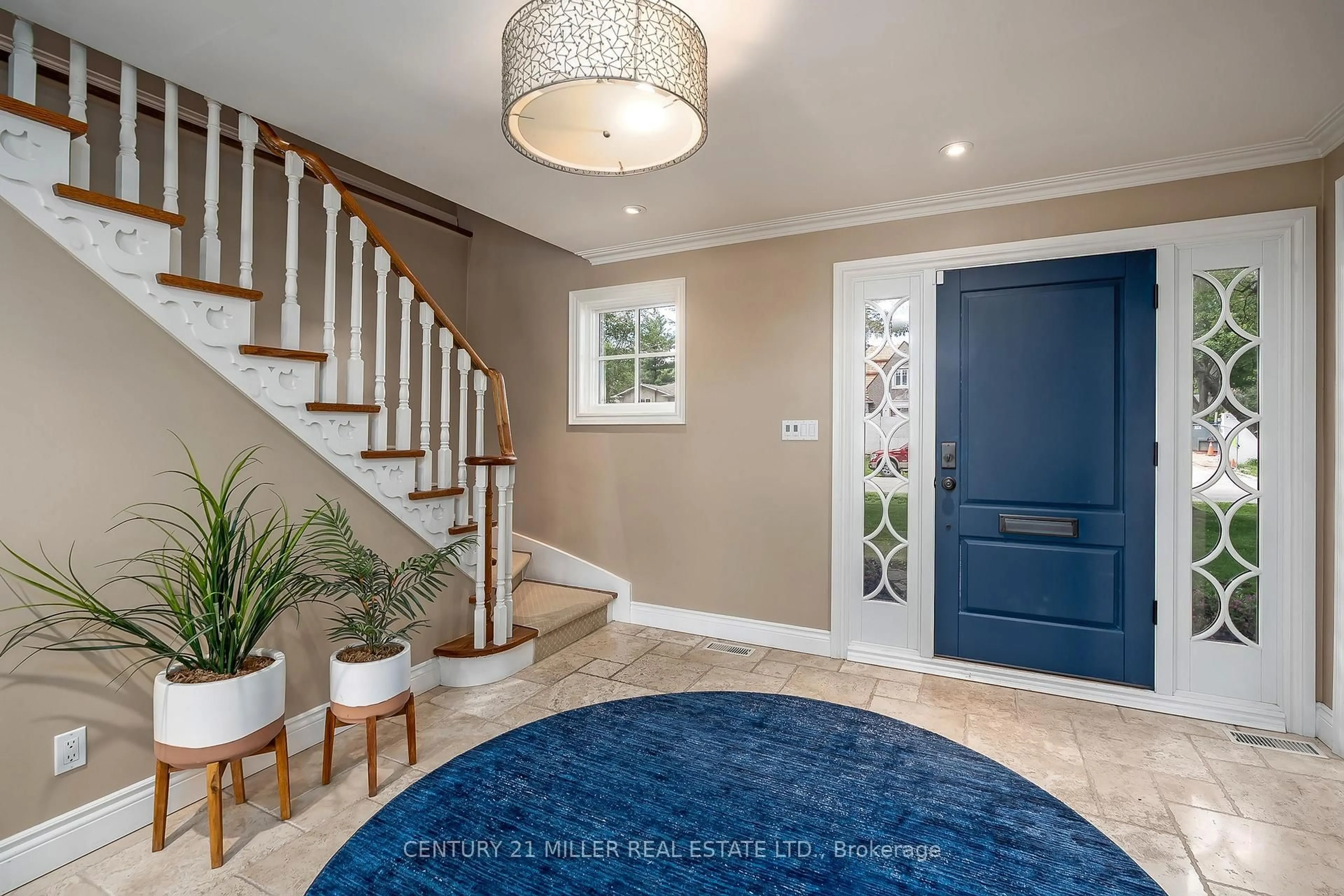 Indoor entryway for 161 Dornie Rd, Oakville Ontario L6J 4N7