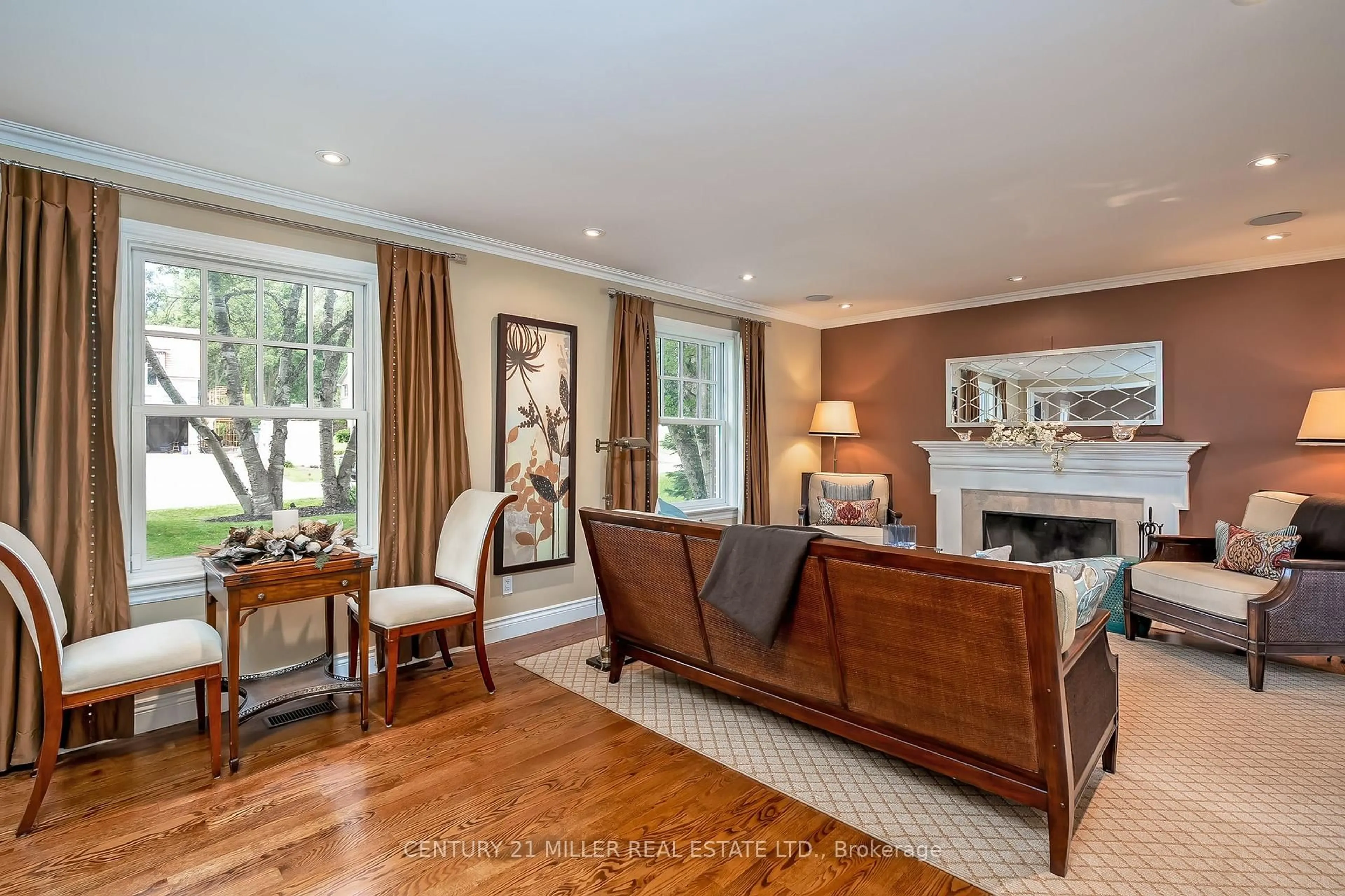 Living room with furniture, wood/laminate floor for 161 Dornie Rd, Oakville Ontario L6J 4N7