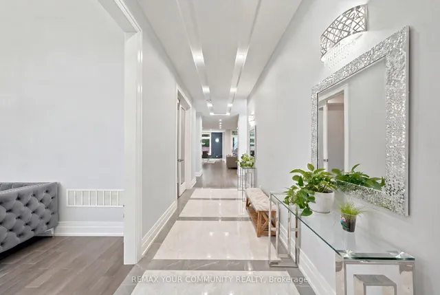 59 Cynthia Rd, Toronto 5