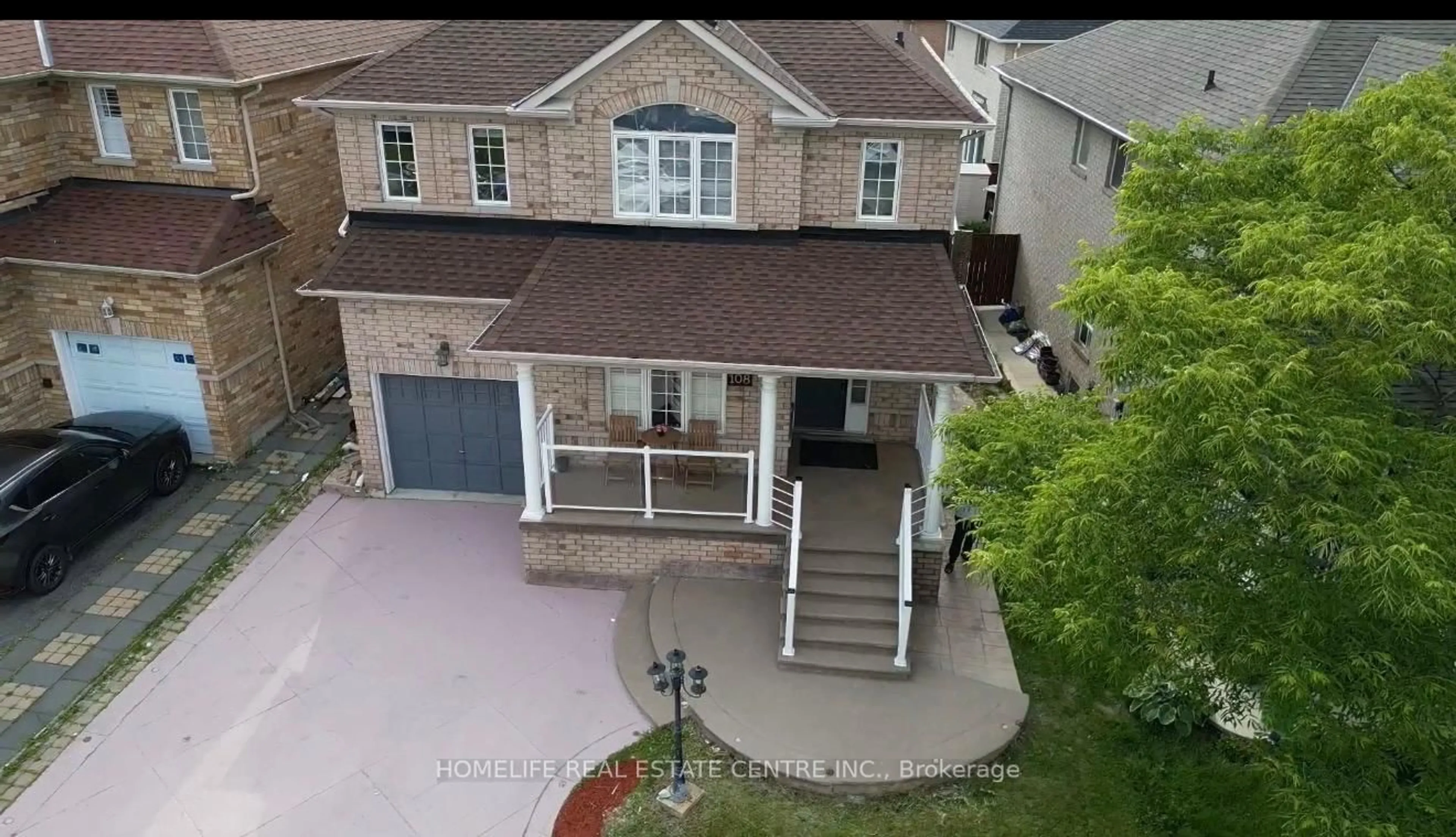 A pic from outside/outdoor area/front of a property/back of a property/a pic from drone, street for 108 Fairhill Ave, Brampton Ontario L7A 2H5