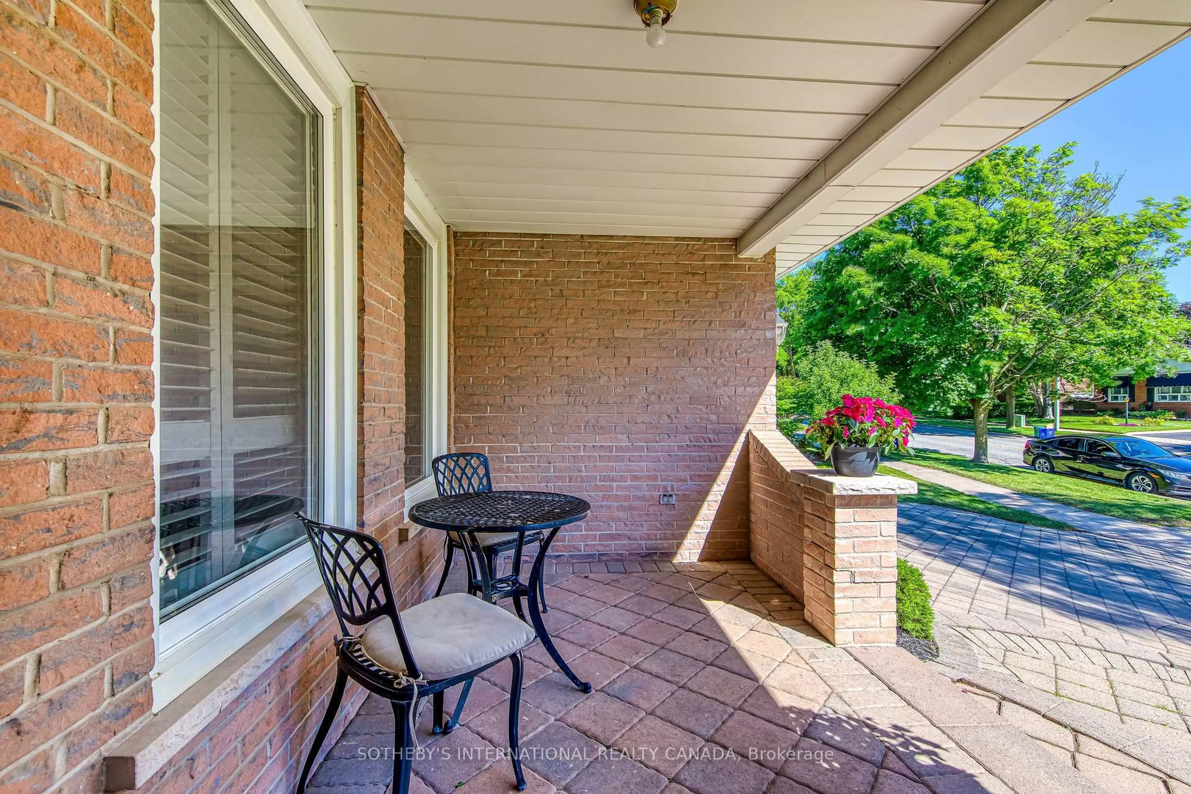 Patio, street for 1272 Falgarwood Dr, Oakville Ontario L6H 2L6