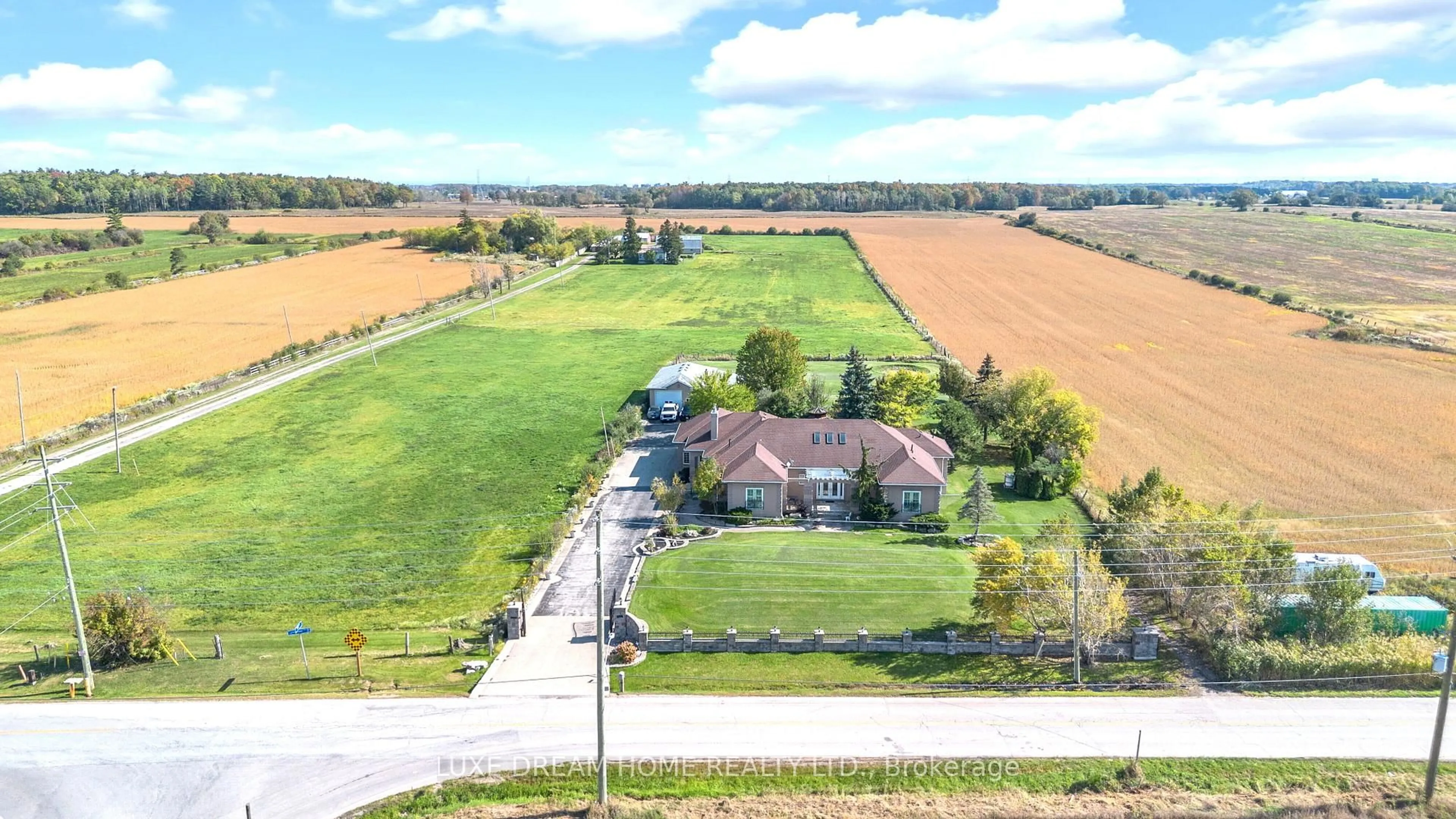 A pic from outside/outdoor area/front of a property/back of a property/a pic from drone, street for 3006 Lower Base Line, Milton Ontario L9T 2X5