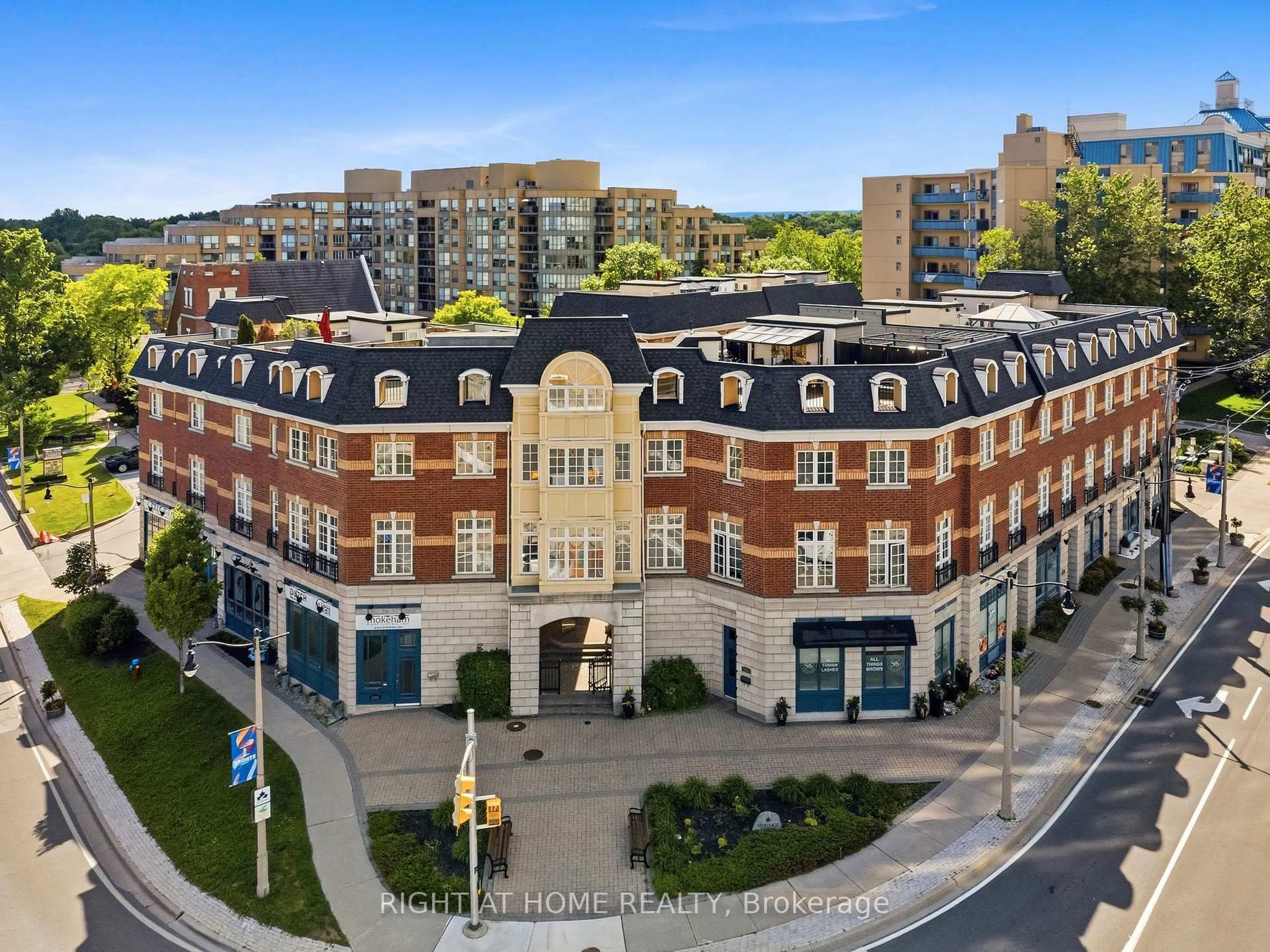 A pic from outside/outdoor area/front of a property/back of a property/a pic from drone, unknown for 120 BRONTE Rd #10, Oakville Ontario L6L 3C1