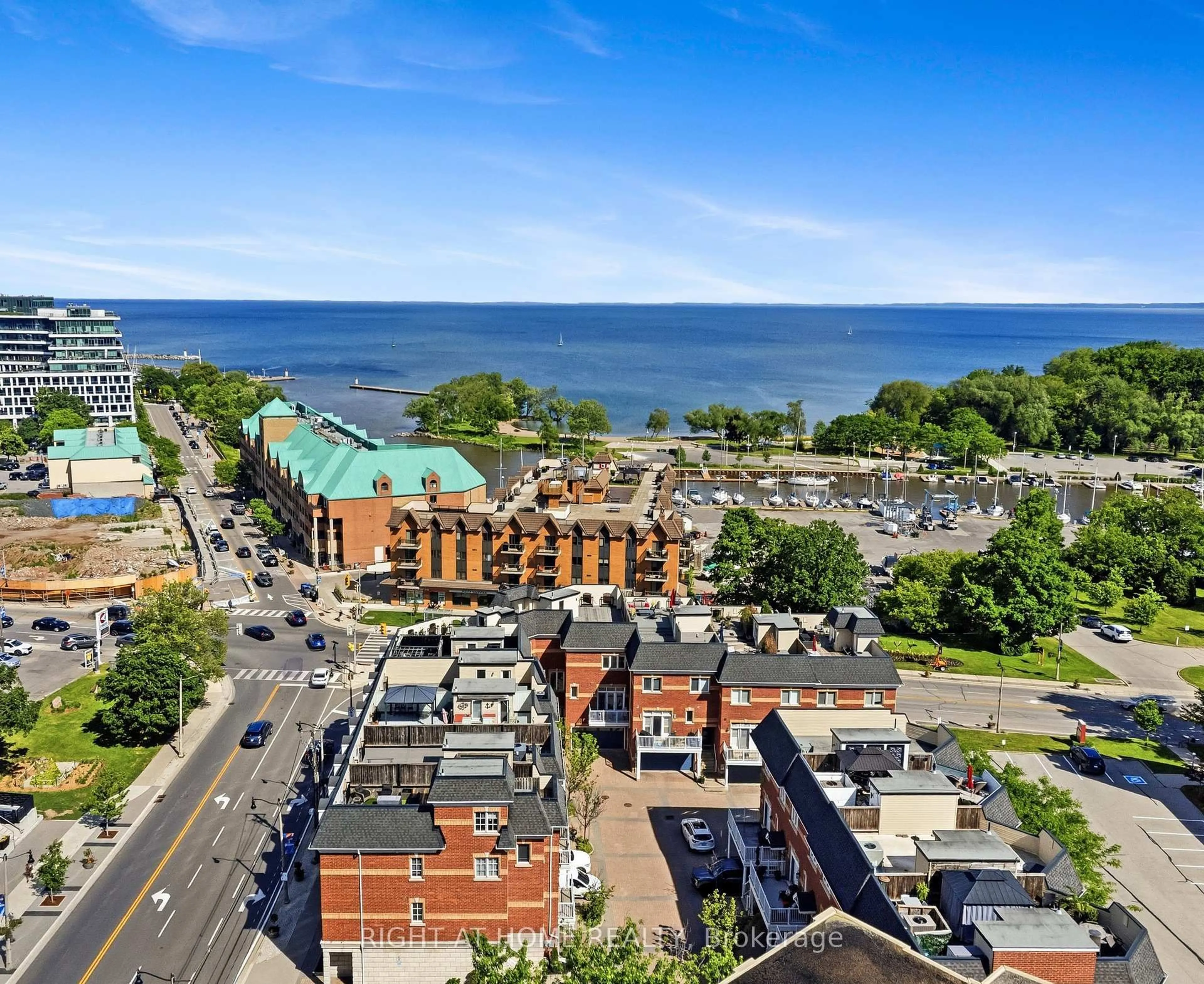 A pic from outside/outdoor area/front of a property/back of a property/a pic from drone, city buildings view from balcony for 120 BRONTE Rd #10, Oakville Ontario L6L 3C1