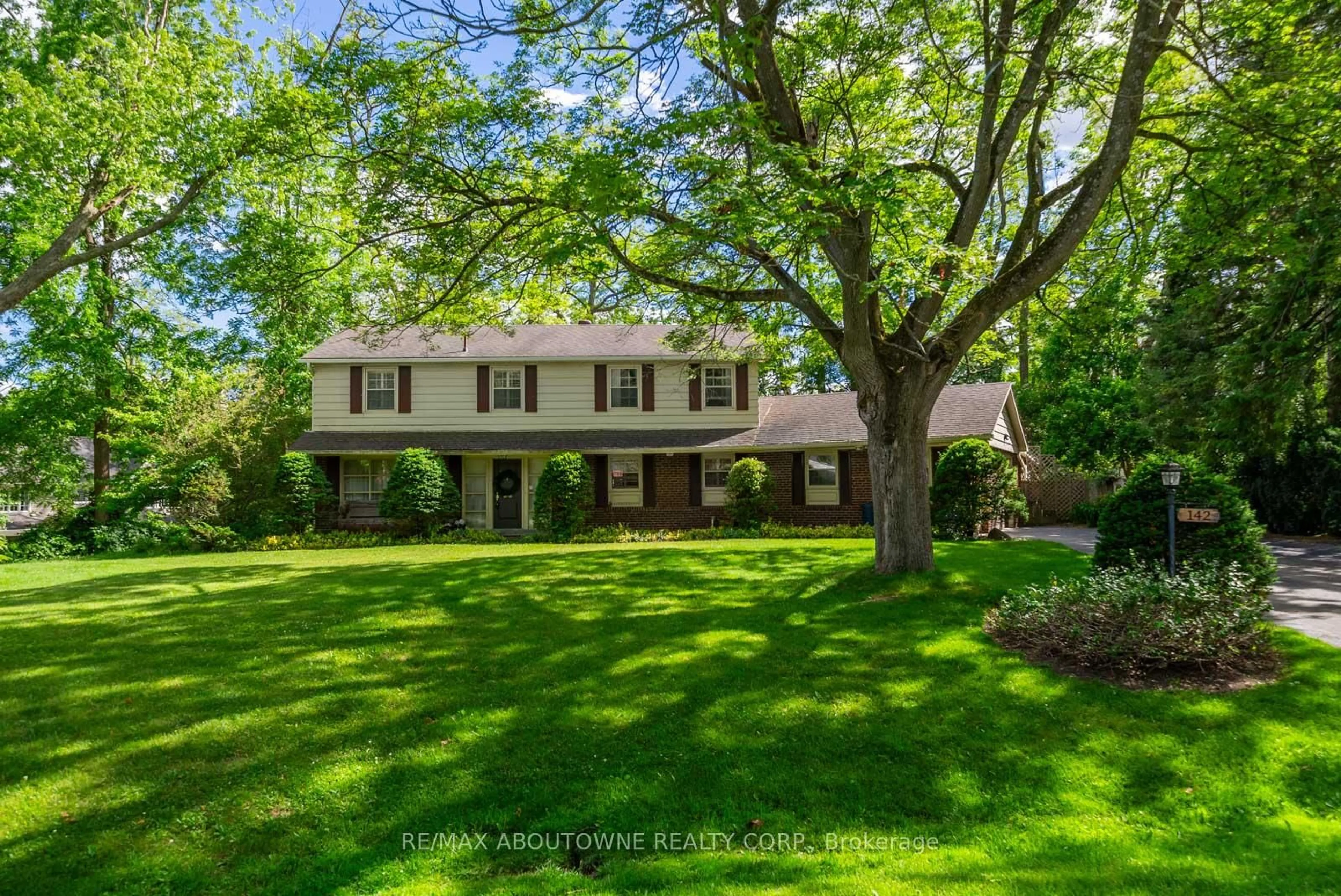 Unknown for 142 Abbey Crt, Oakville Ontario L6J 4L1