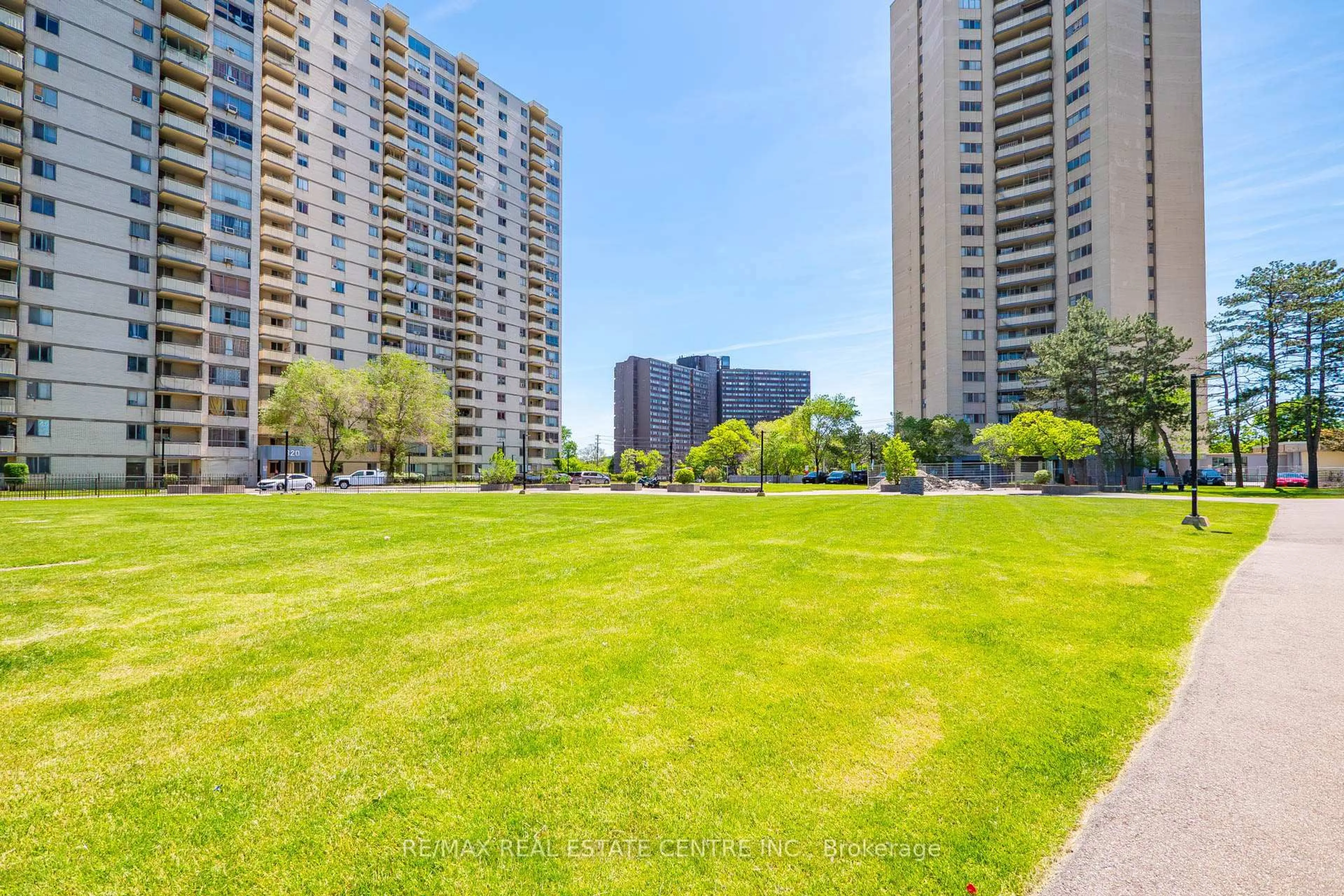 Patio, unknown for 320 Dixon Rd #1708, Toronto Ontario M9R 1S8
