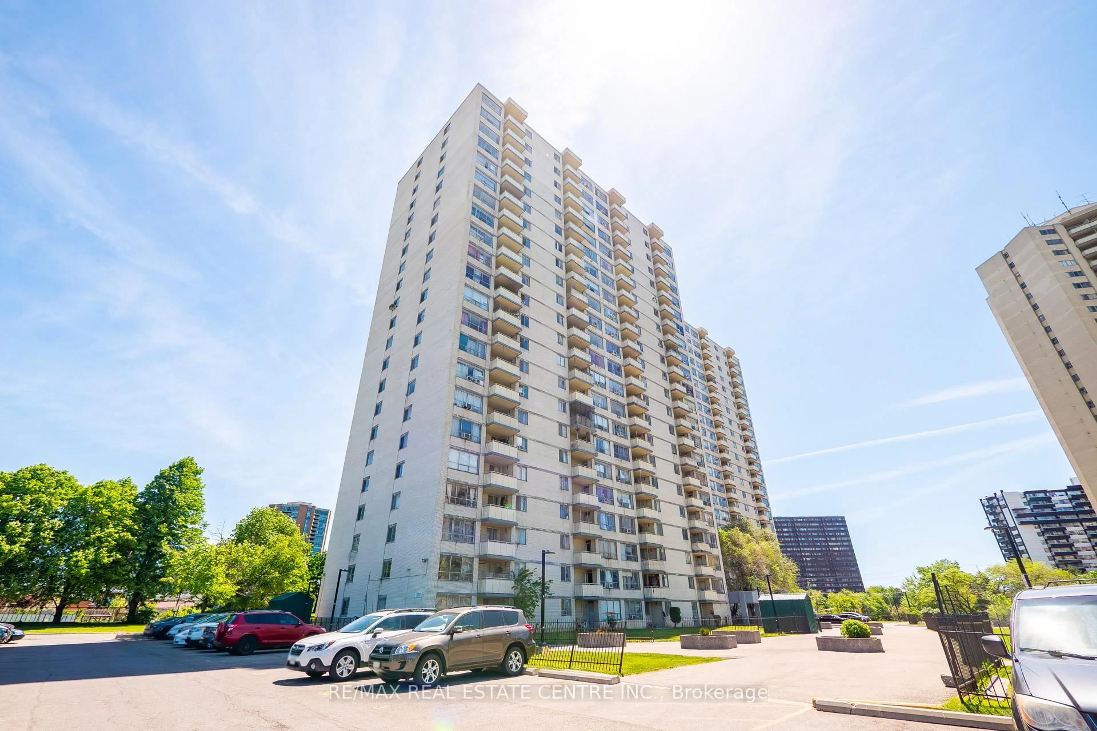 A pic from outside/outdoor area/front of a property/back of a property/a pic from drone, building for 320 Dixon Rd #1708, Toronto Ontario M9R 1S8