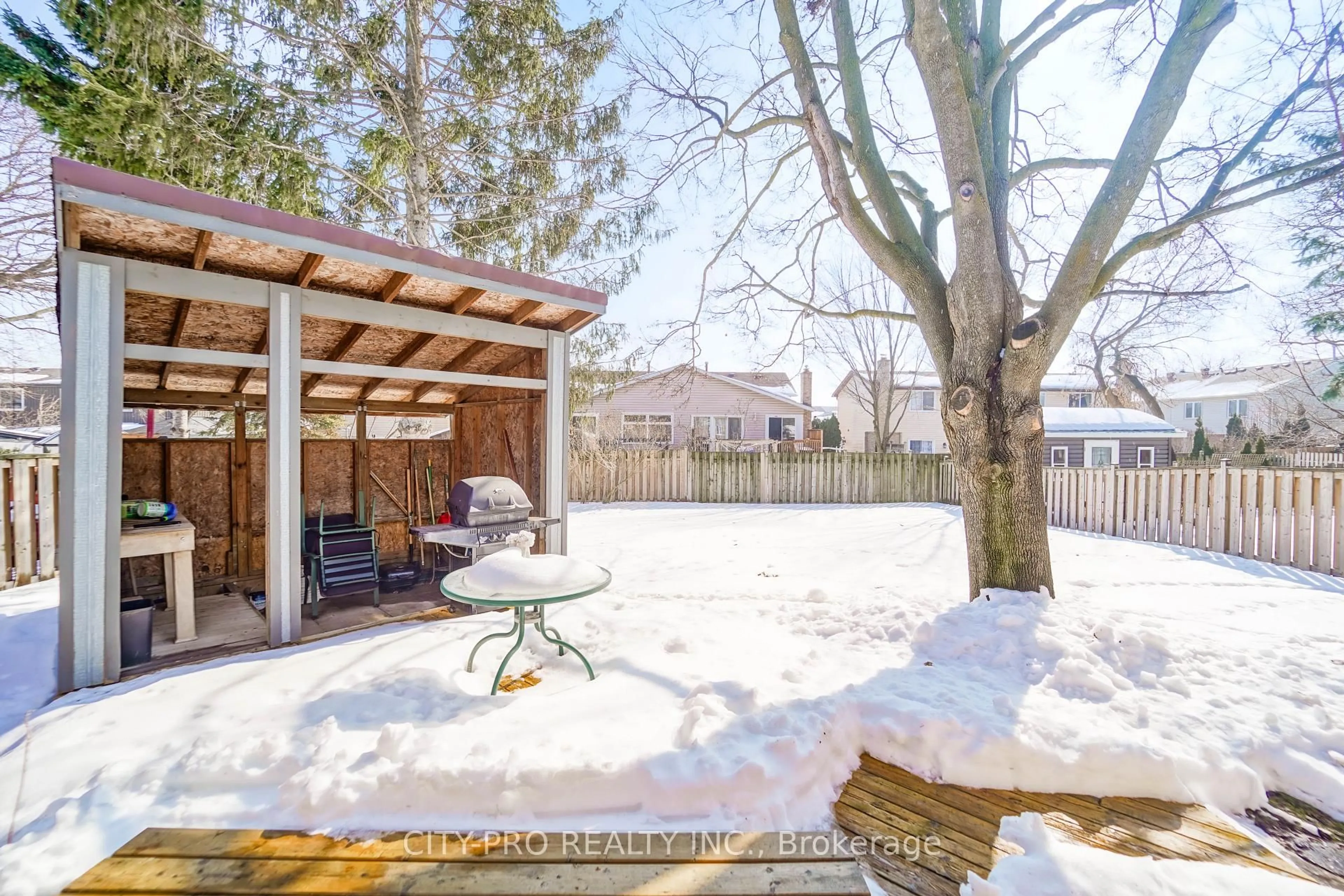 Patio, unknown for 2848 Windwood Dr, Mississauga Ontario L5N 1W6